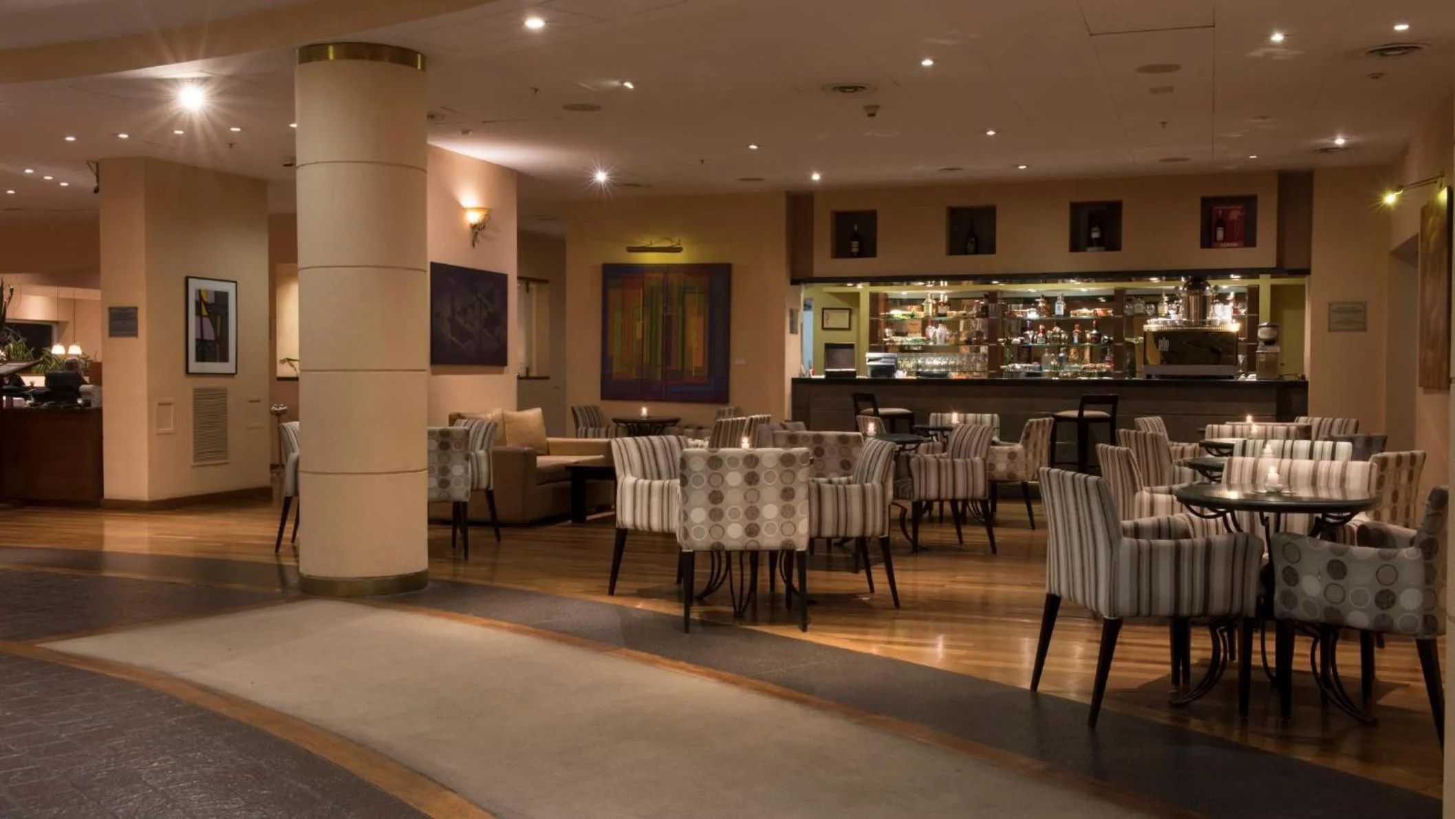 Lounge or bar in Holiday Inn Cordoba by IHG