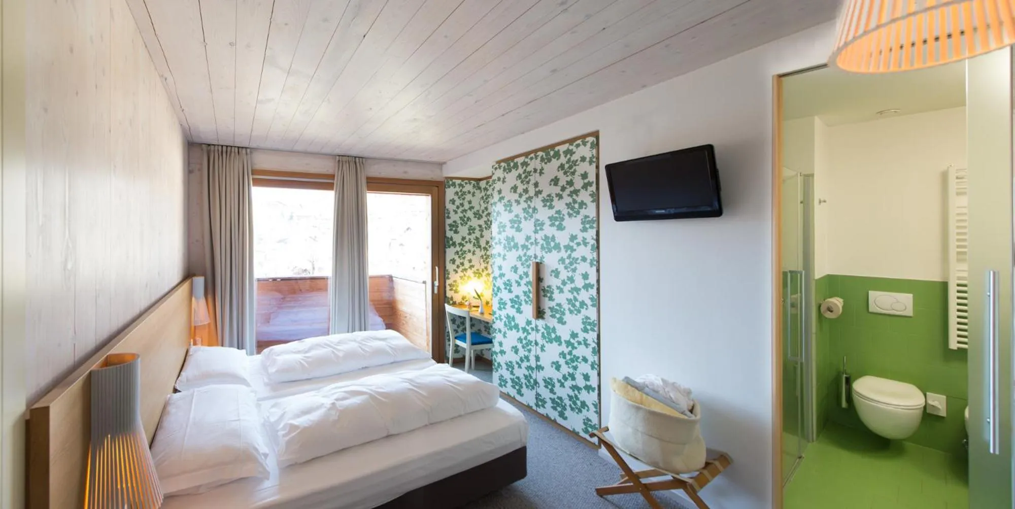 Bed in Azalea Park Hotel