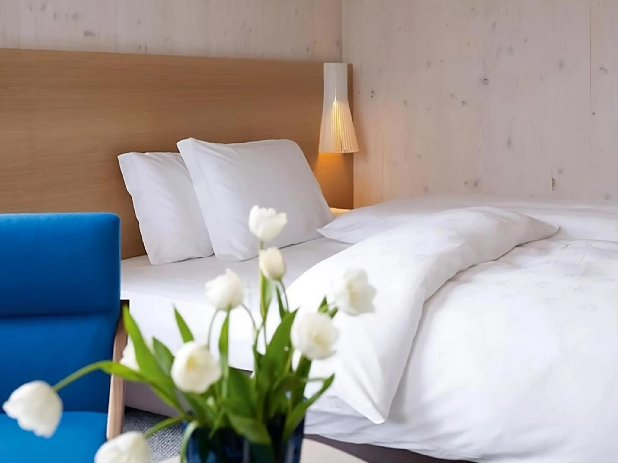 Bed in Azalea Park Hotel