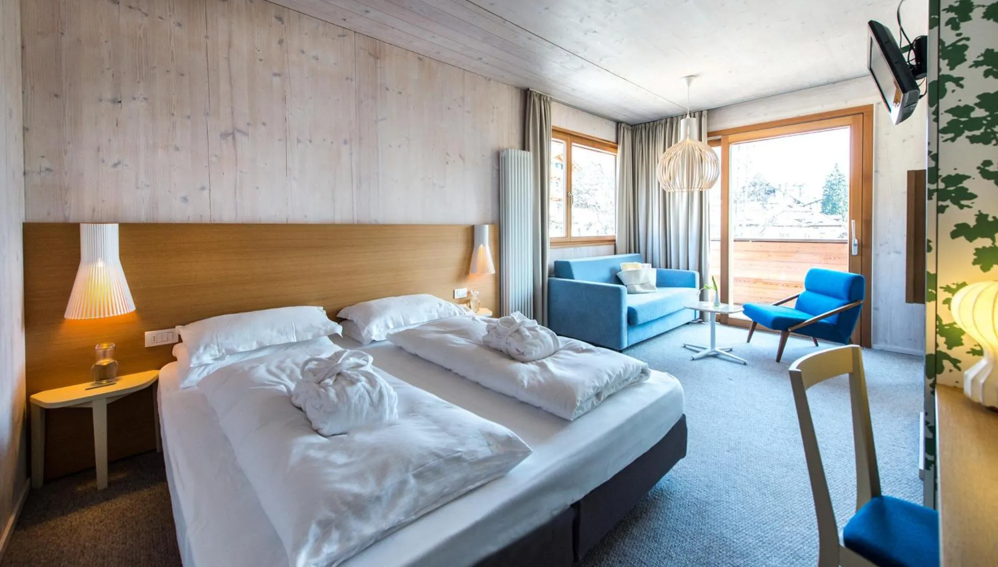 Bed in Azalea Park Hotel