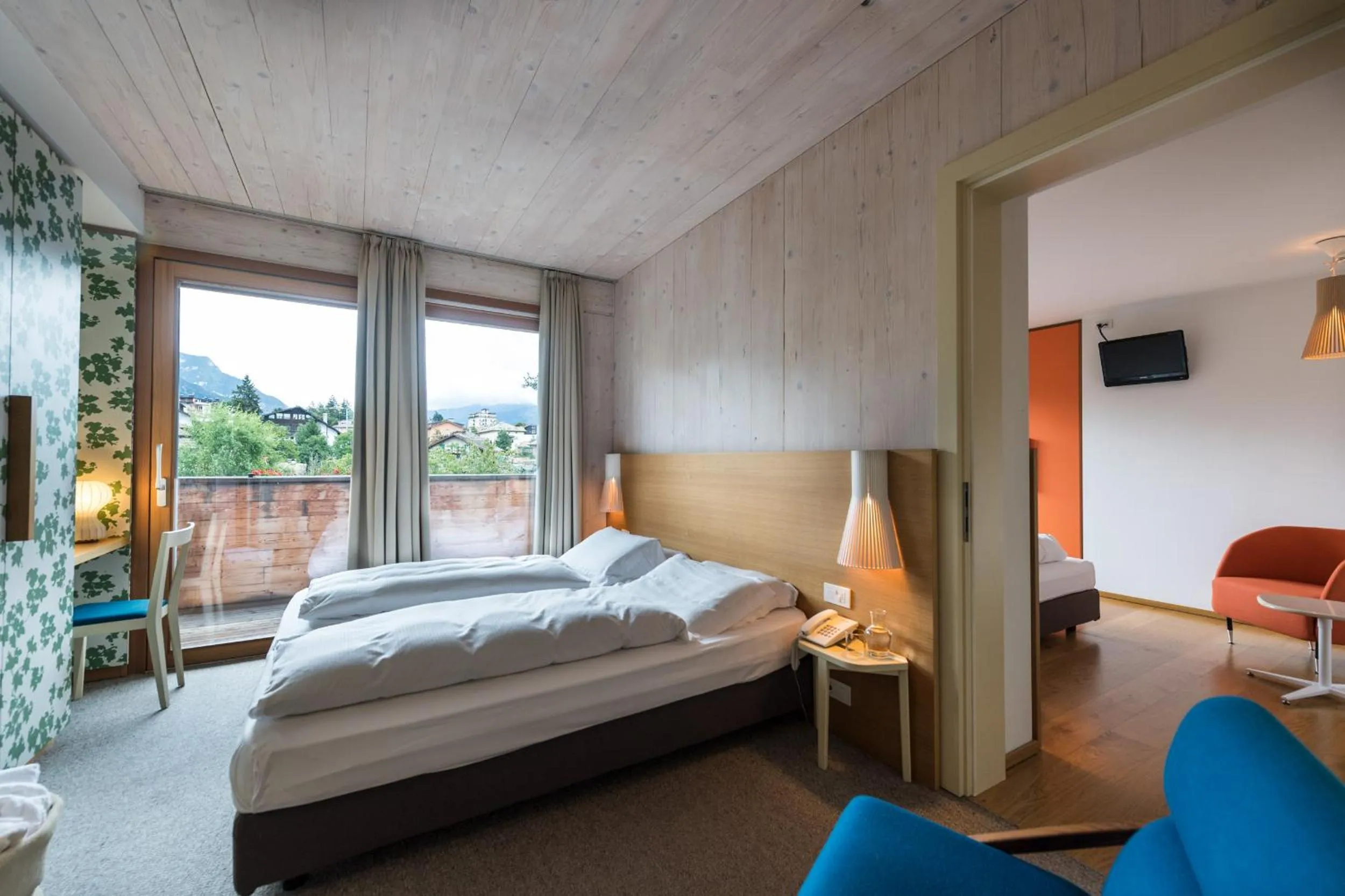 Bed in Azalea Park Hotel