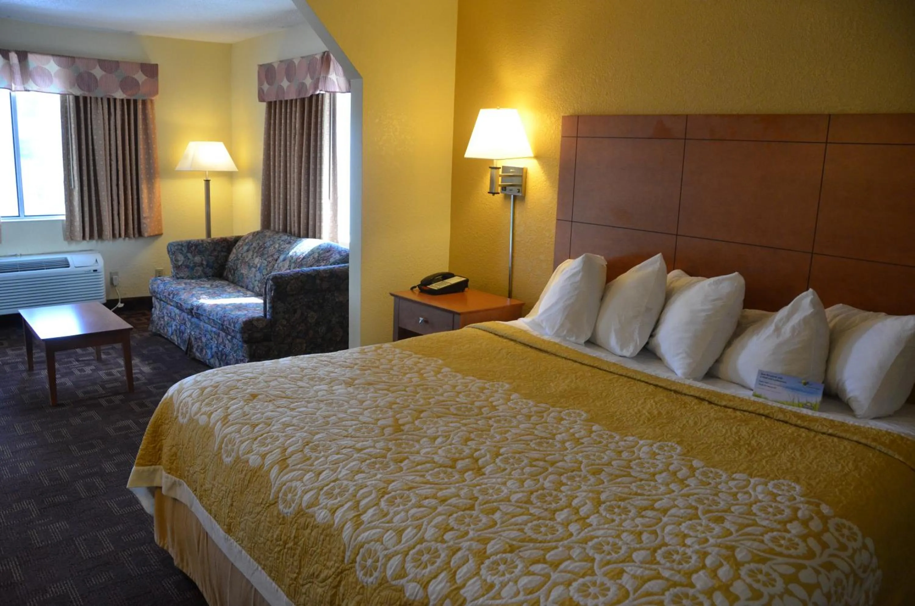 Bedroom, Bed in Days Inn by Wyndham Airport Nashville East