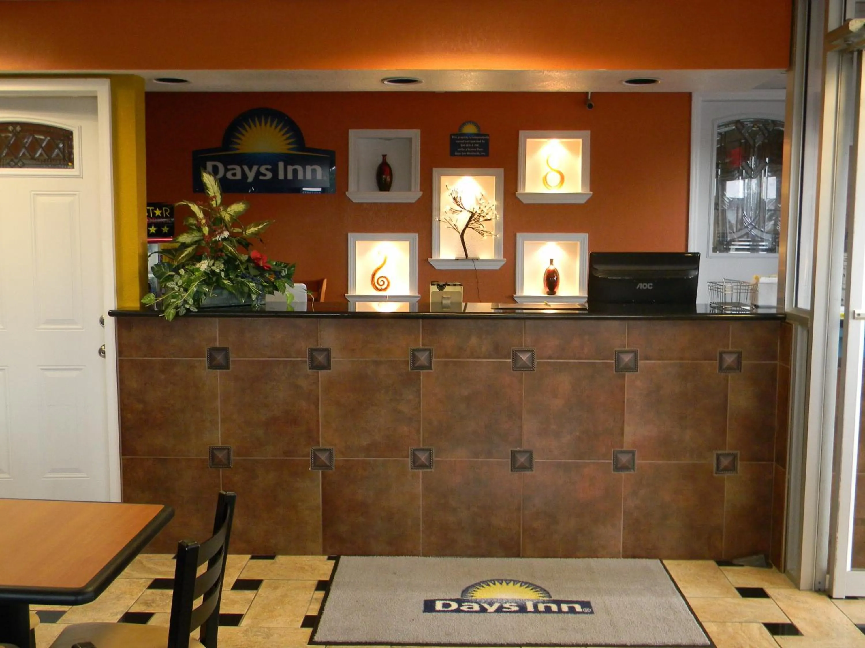 Lobby or reception in Days Inn by Wyndham Airport Nashville East