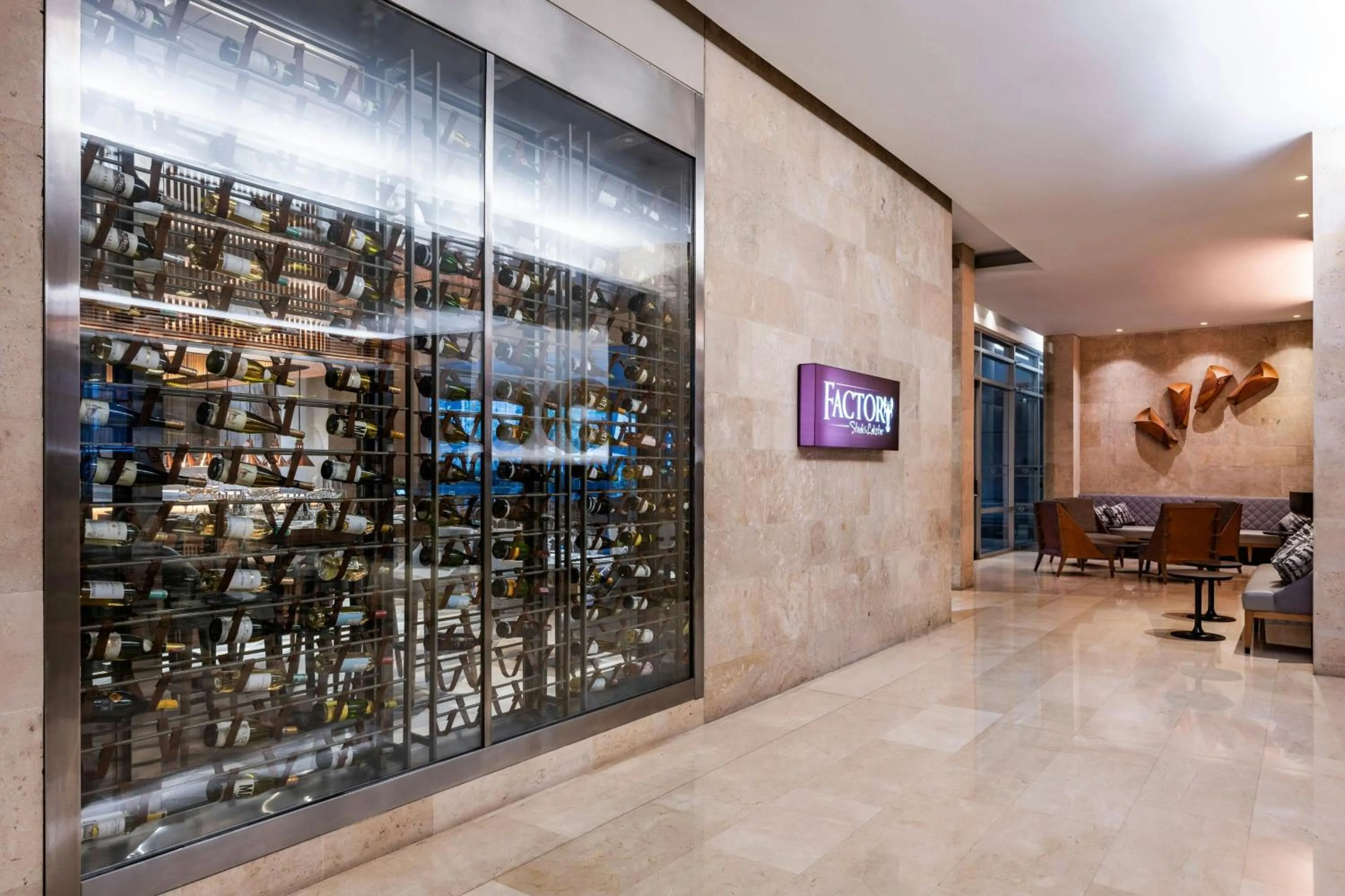 Restaurant/places to eat in Bogotá Marriott Hotel