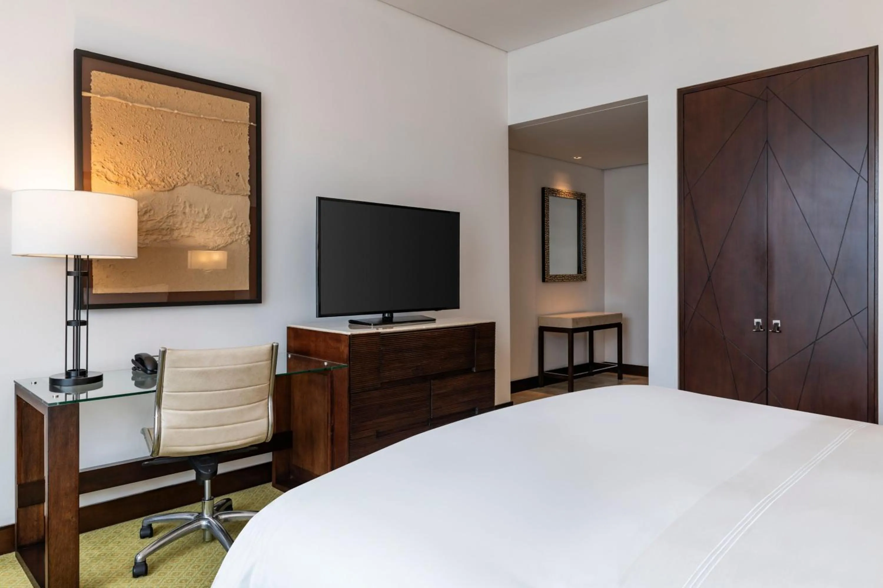 Photo of the whole room, Bed in Bogotá Marriott Hotel