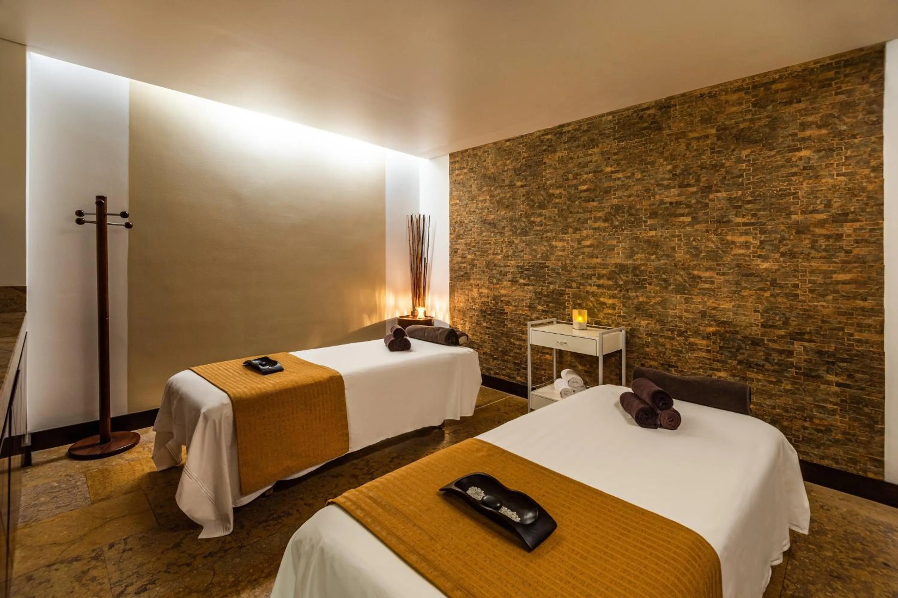 Spa and wellness centre/facilities, Bed in Bogotá Marriott Hotel