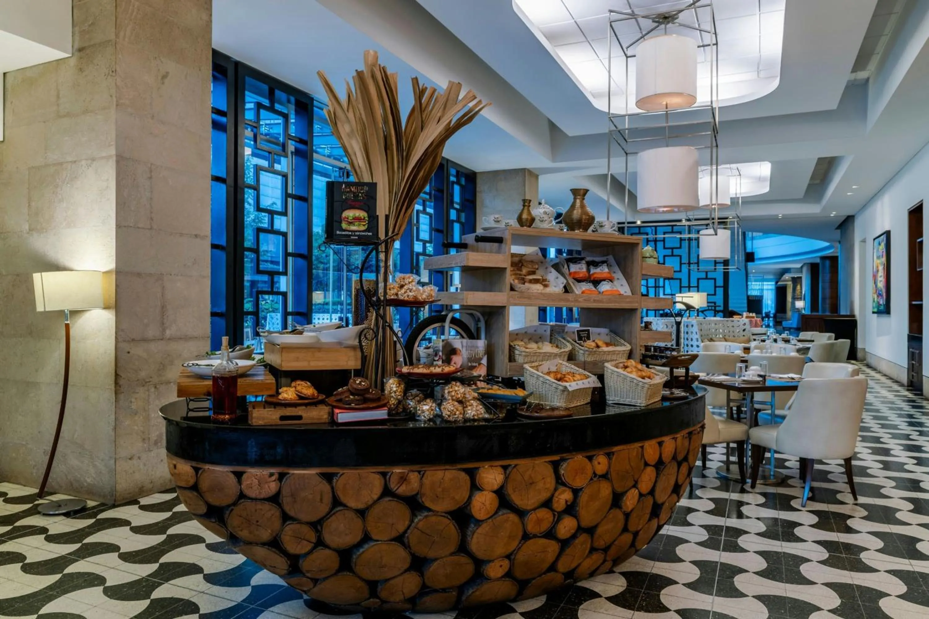 Restaurant/places to eat in Bogotá Marriott Hotel