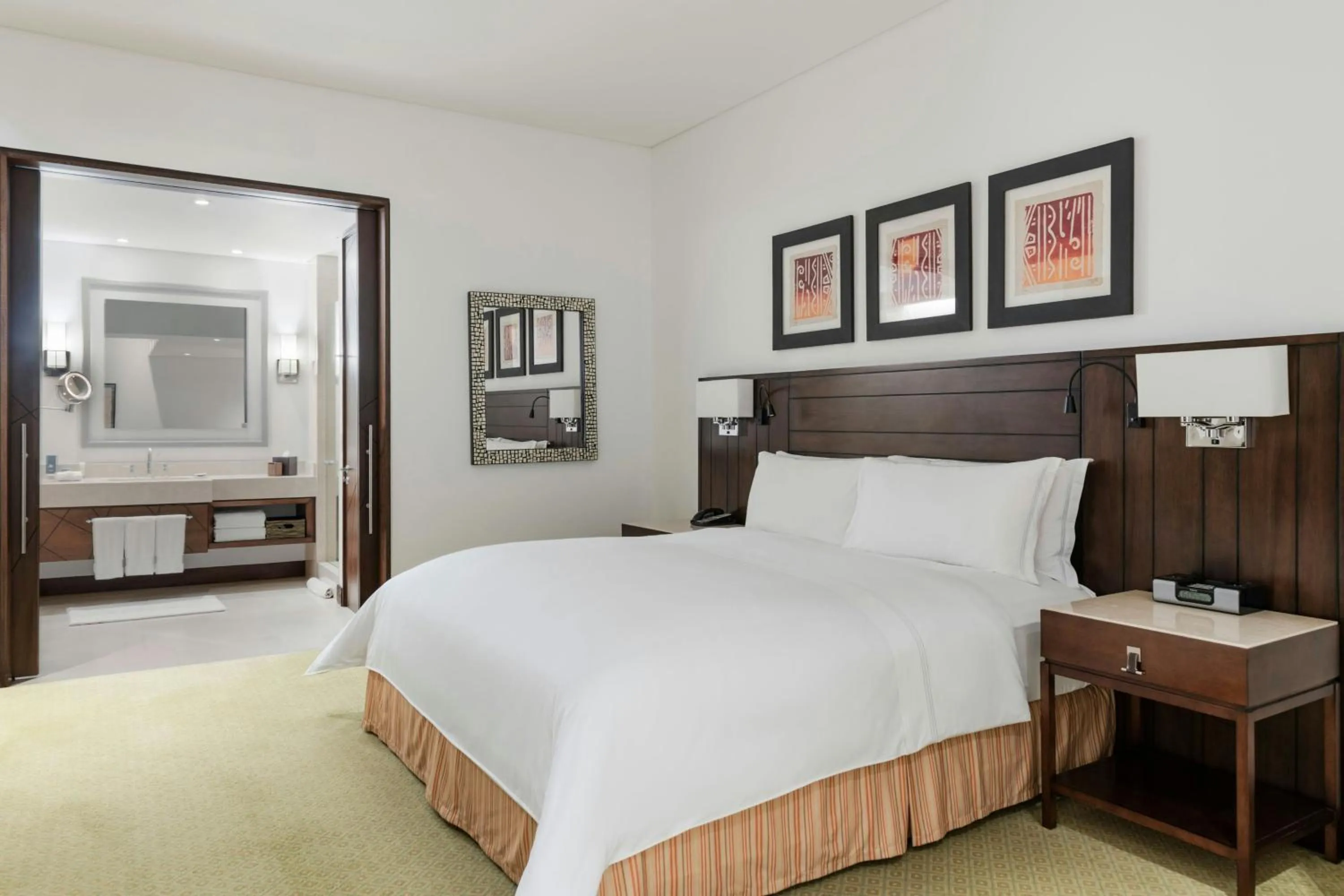 Photo of the whole room, Bed in Bogotá Marriott Hotel