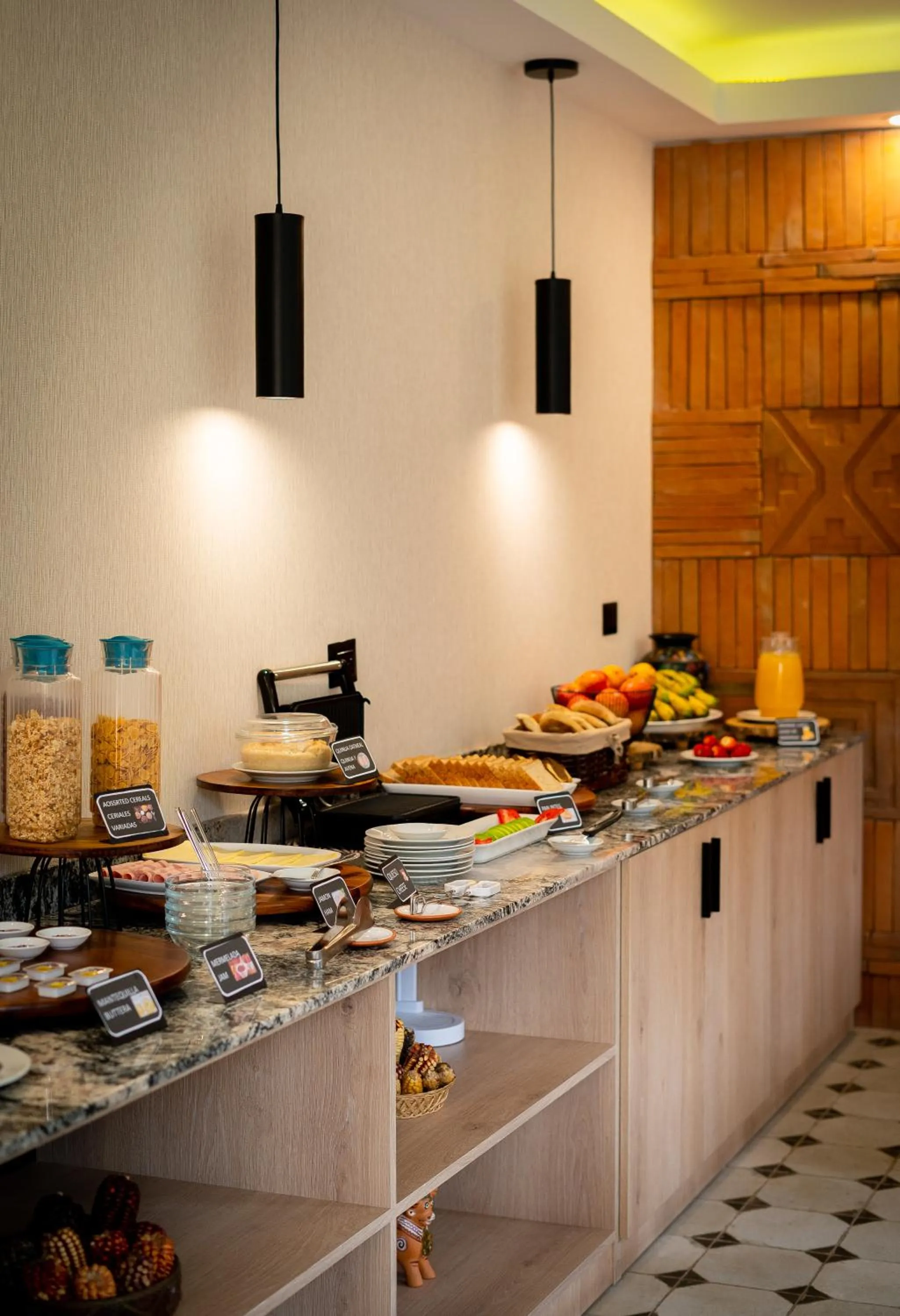 Food and drinks in Torre Dorada Cusco