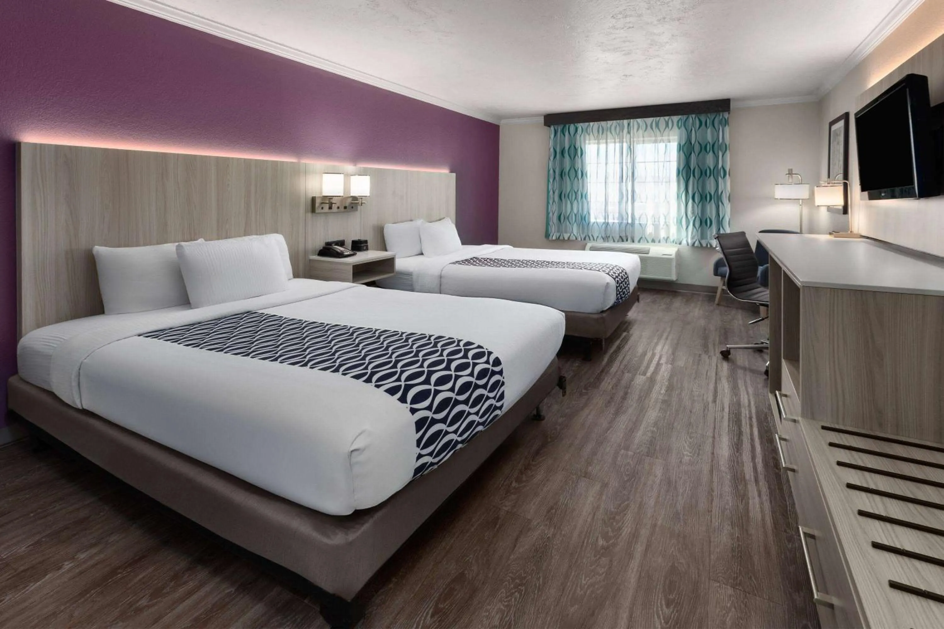 Photo of the whole room, Bed in La Quinta by Wyndham North Orem