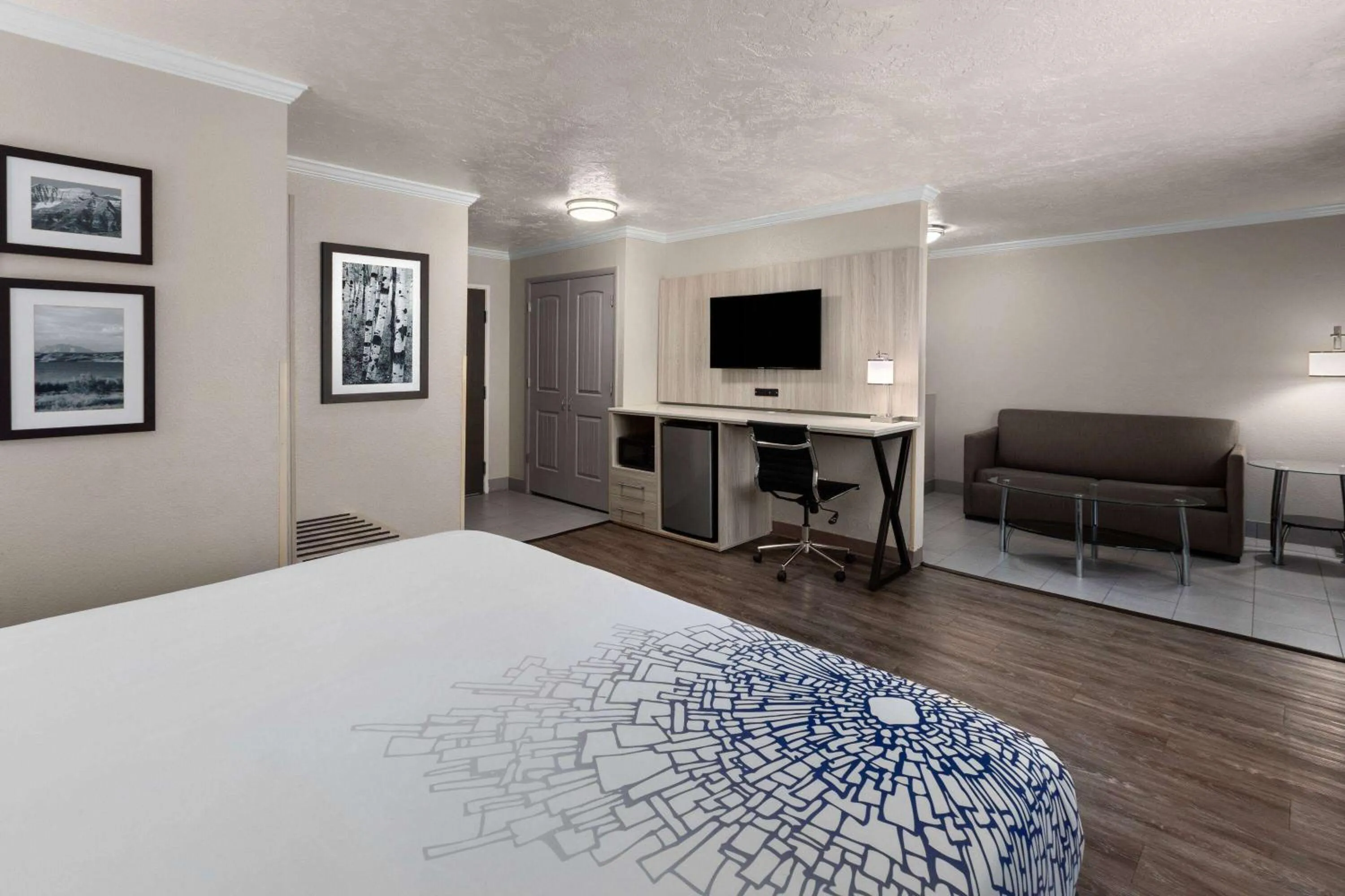 Photo of the whole room, Bed in La Quinta by Wyndham North Orem