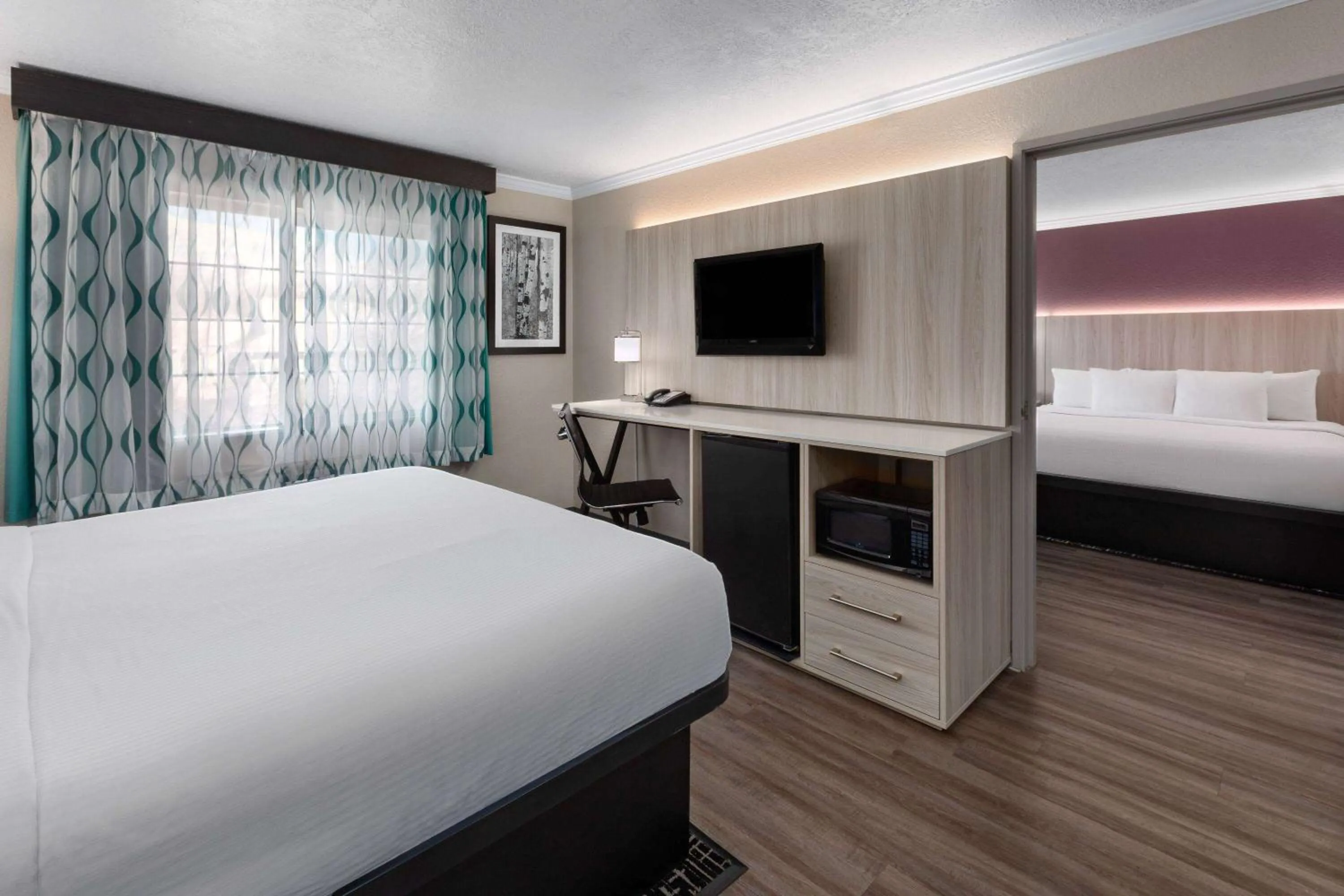 Photo of the whole room, Bed in La Quinta by Wyndham North Orem