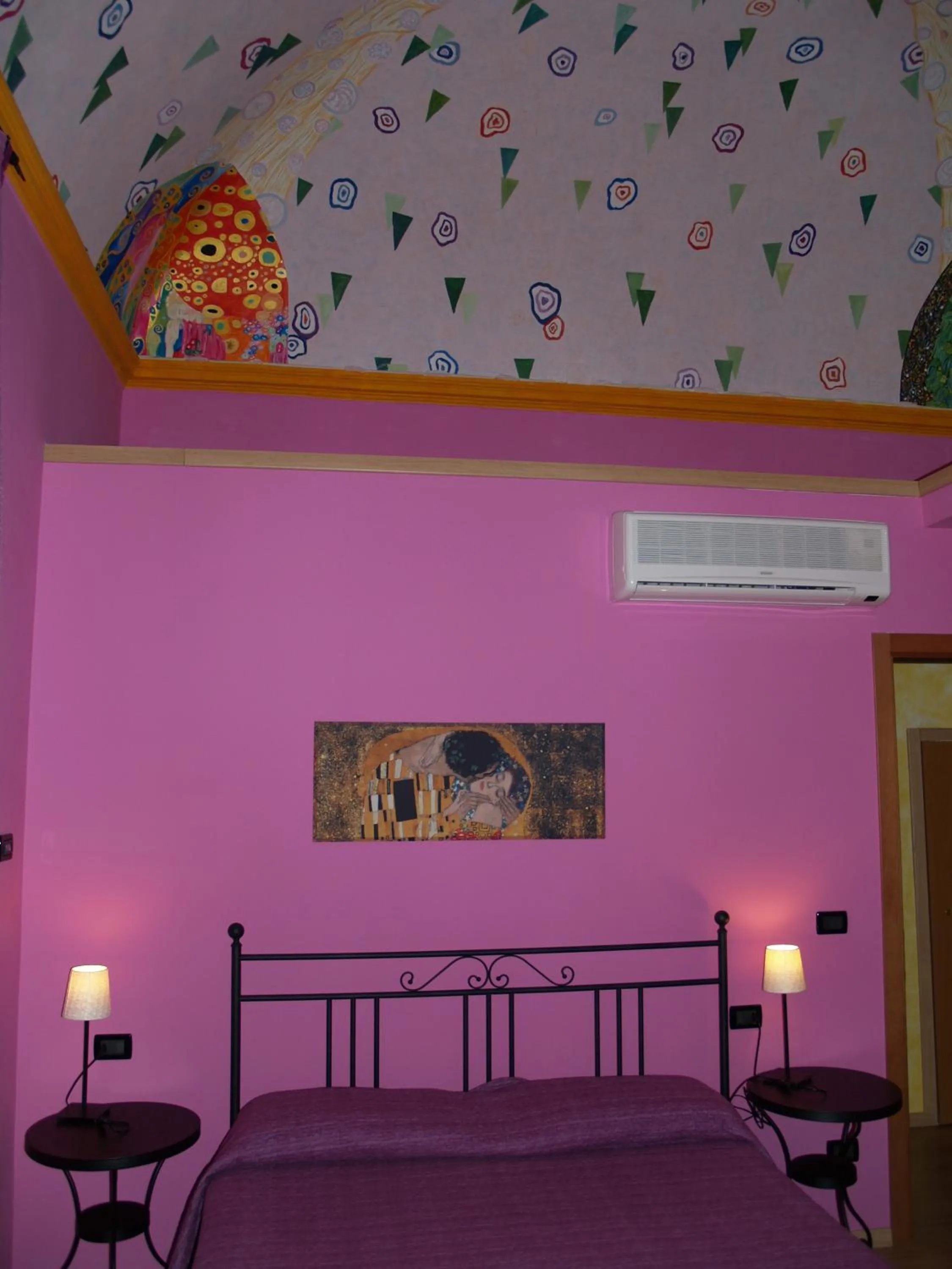 Bedroom in Ghiro Ghiotto