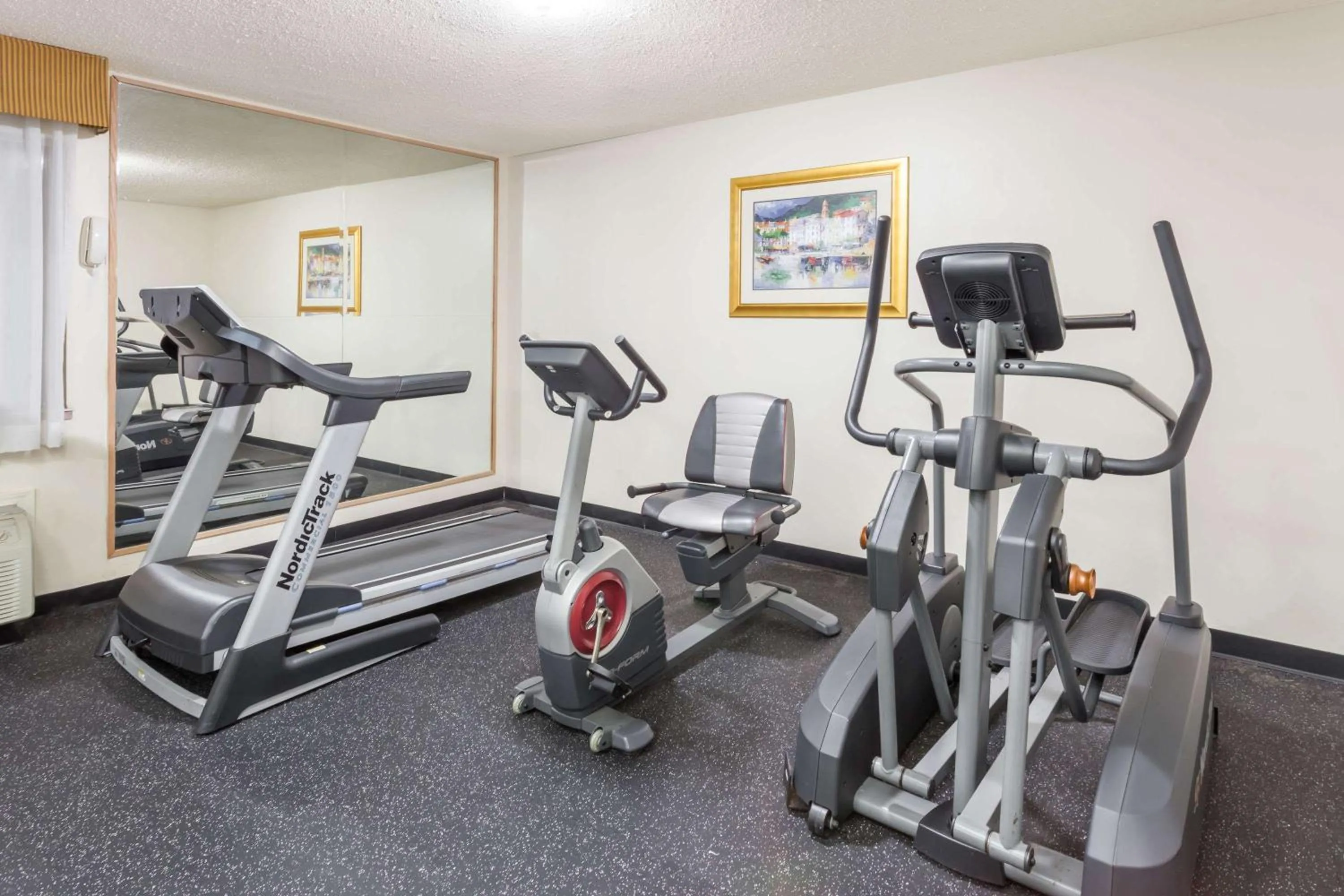 Fitness centre/facilities in Baymont by Wyndham Decatur