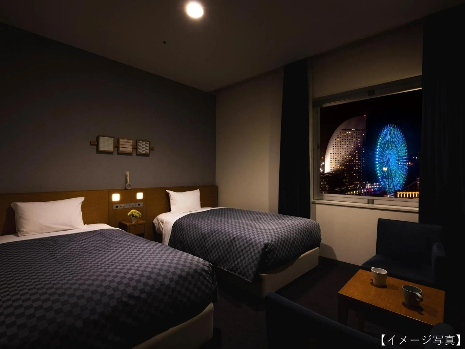 Photo of the whole room, Bed in Yokohama Sakuragicho Washington Hotel