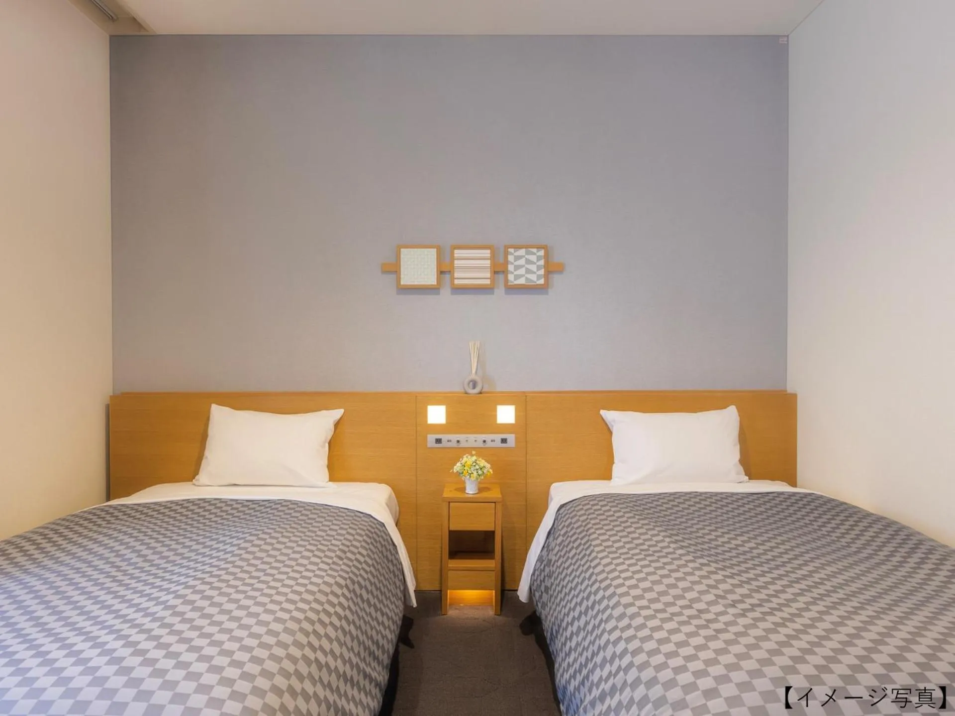 Bed in Yokohama Sakuragicho Washington Hotel