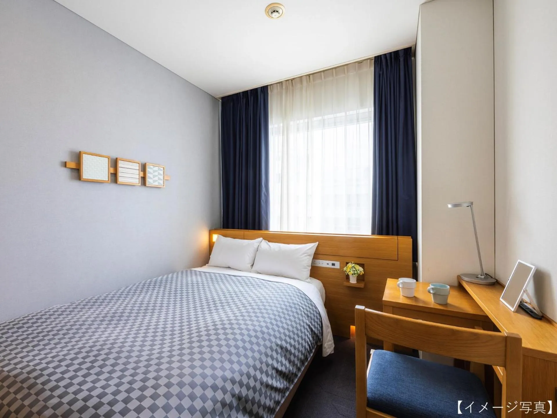 Photo of the whole room, Bed in Yokohama Sakuragicho Washington Hotel