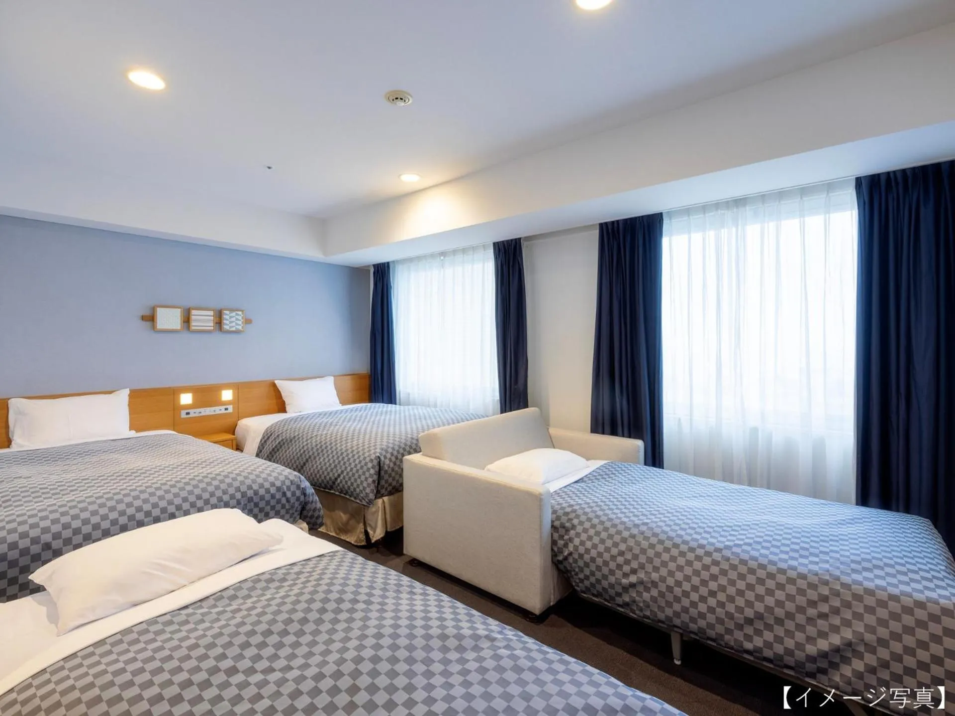 Photo of the whole room, Bed in Yokohama Sakuragicho Washington Hotel