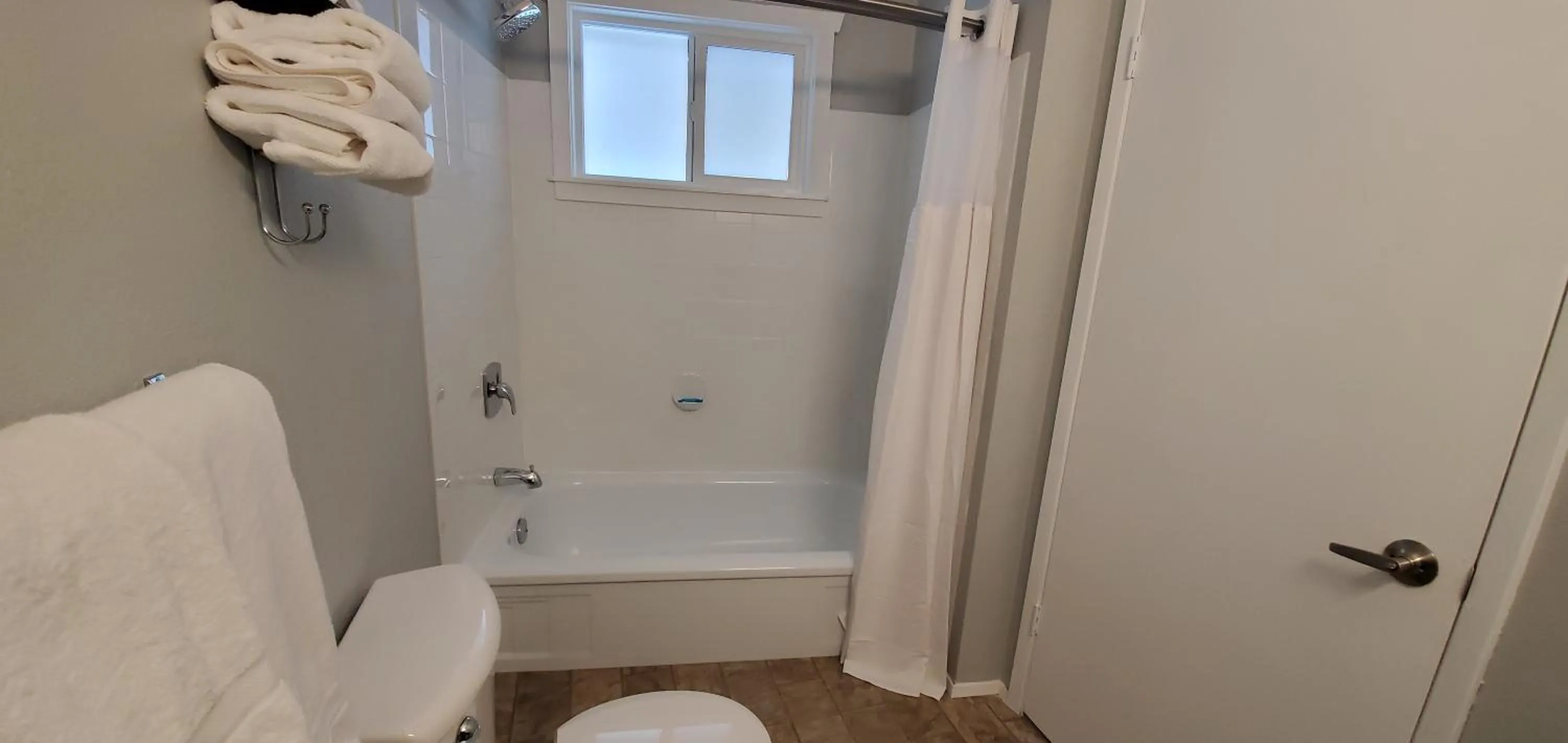 Bathroom in Celadon Lodge