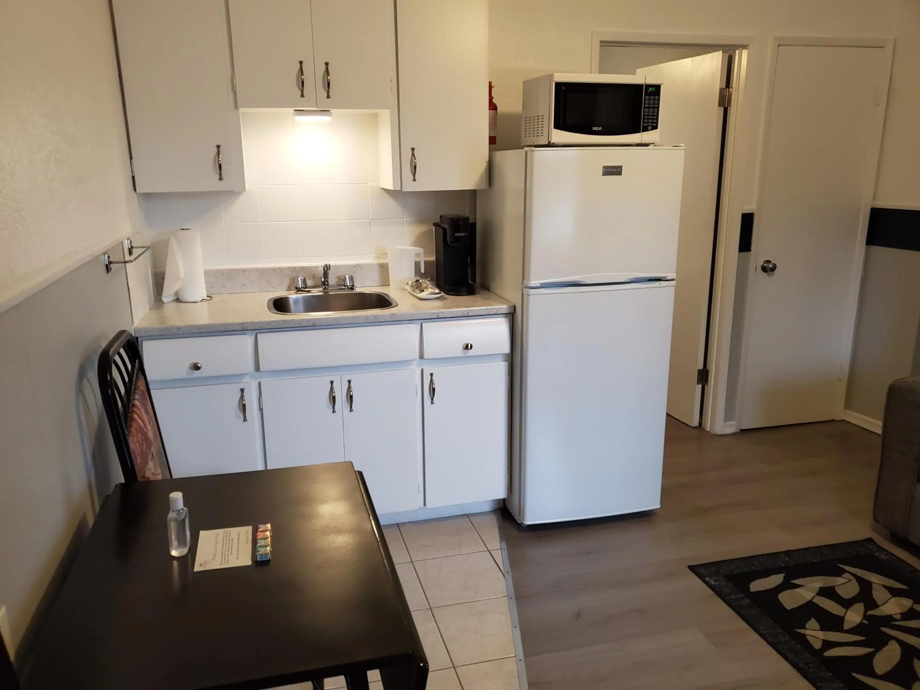 Kitchen or kitchenette in Celadon Lodge