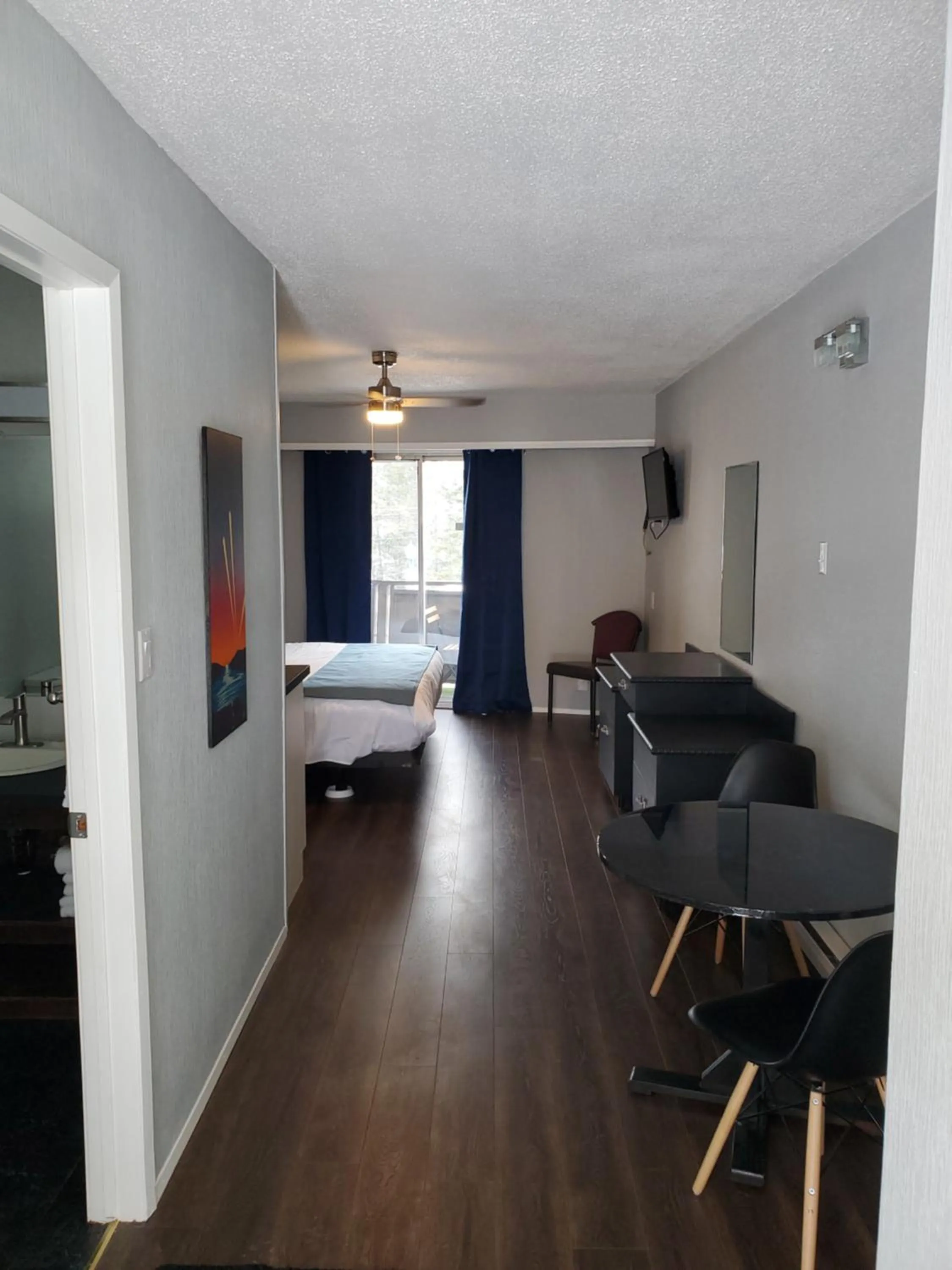Bedroom, Bed in Celadon Lodge