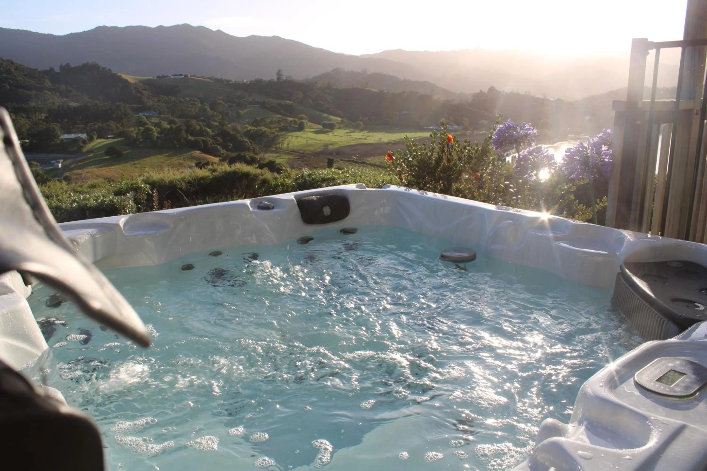 Hot Tub in Coromandel Seaview Motel
