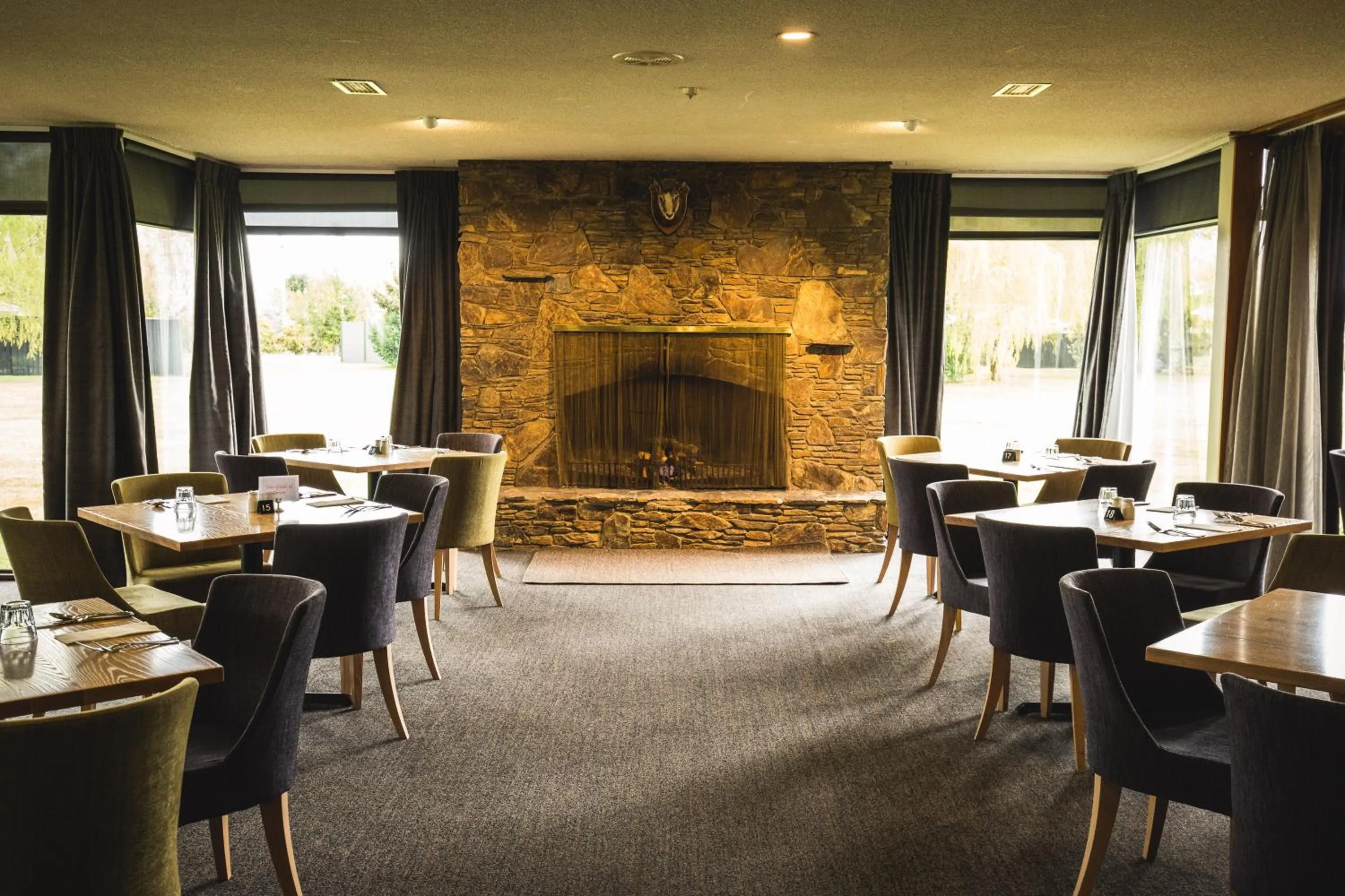 Restaurant/places to eat in Distinction Mackenzie Country Hotel