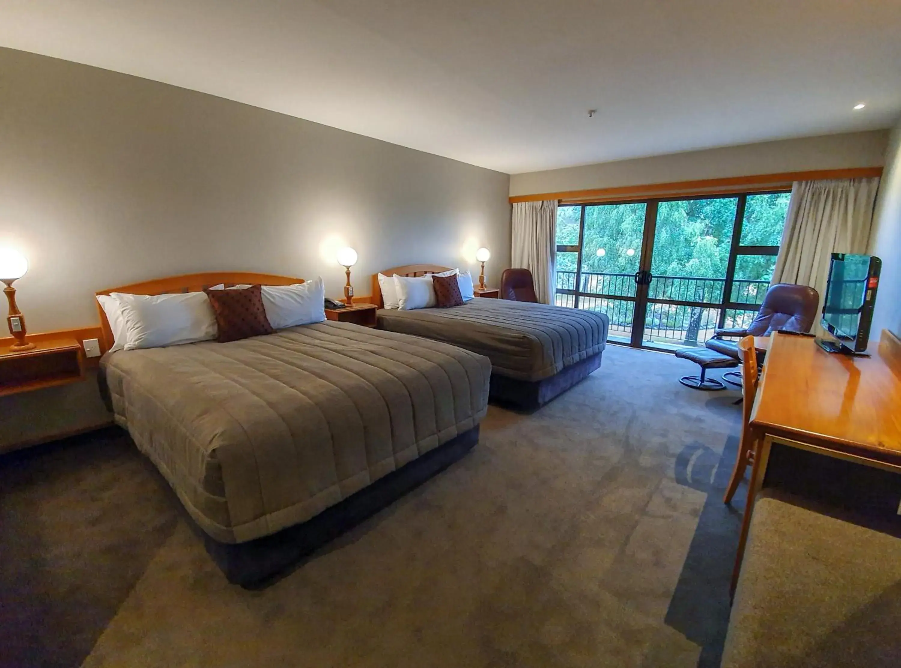 Deluxe Room in Distinction Mackenzie Country Hotel Deluxe Room in Distinction Mackenzie Country Hotel