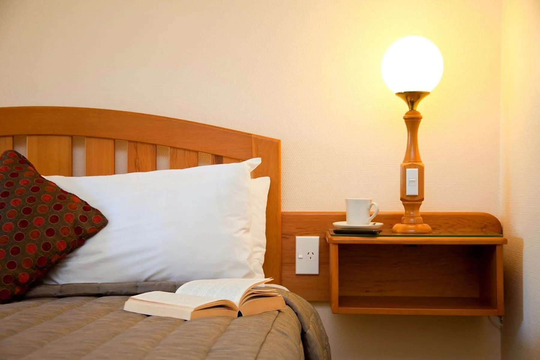 Bed in Distinction Mackenzie Country Hotel