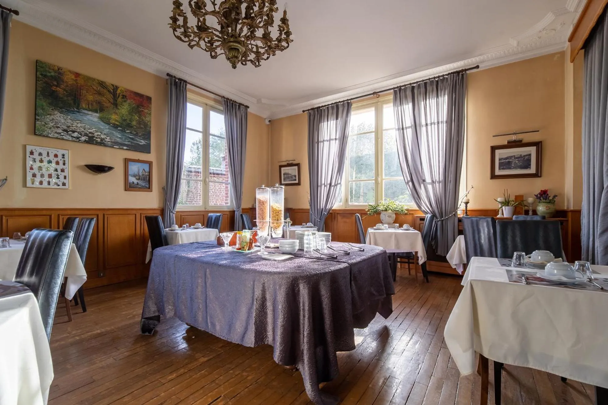 Breakfast in Montdidier Hôtel