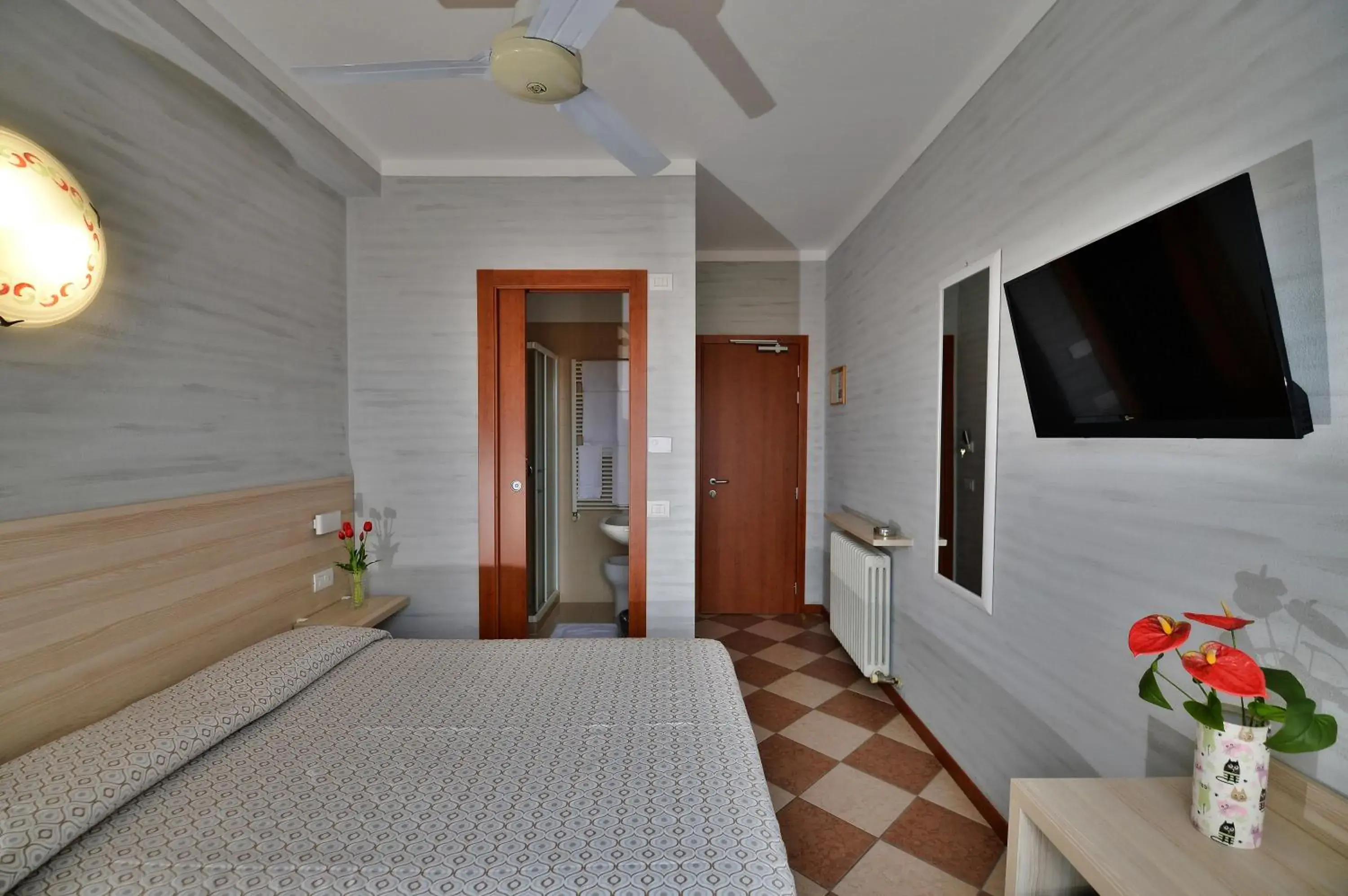 Small Double Room with Balcony in Hotel Fiordaliso Small Double Room with Balcony in Hotel Fiordaliso