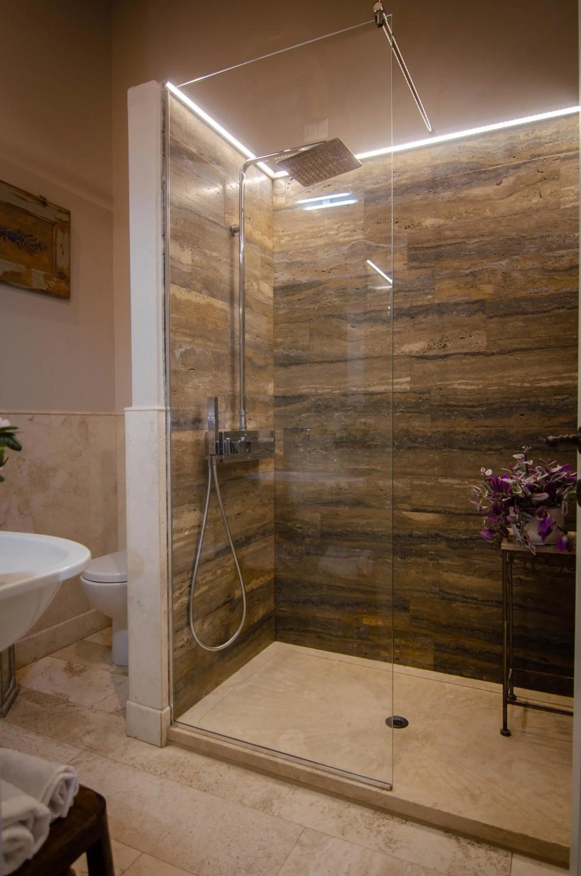 Shower in Dimora Dell'Erbe Rooms