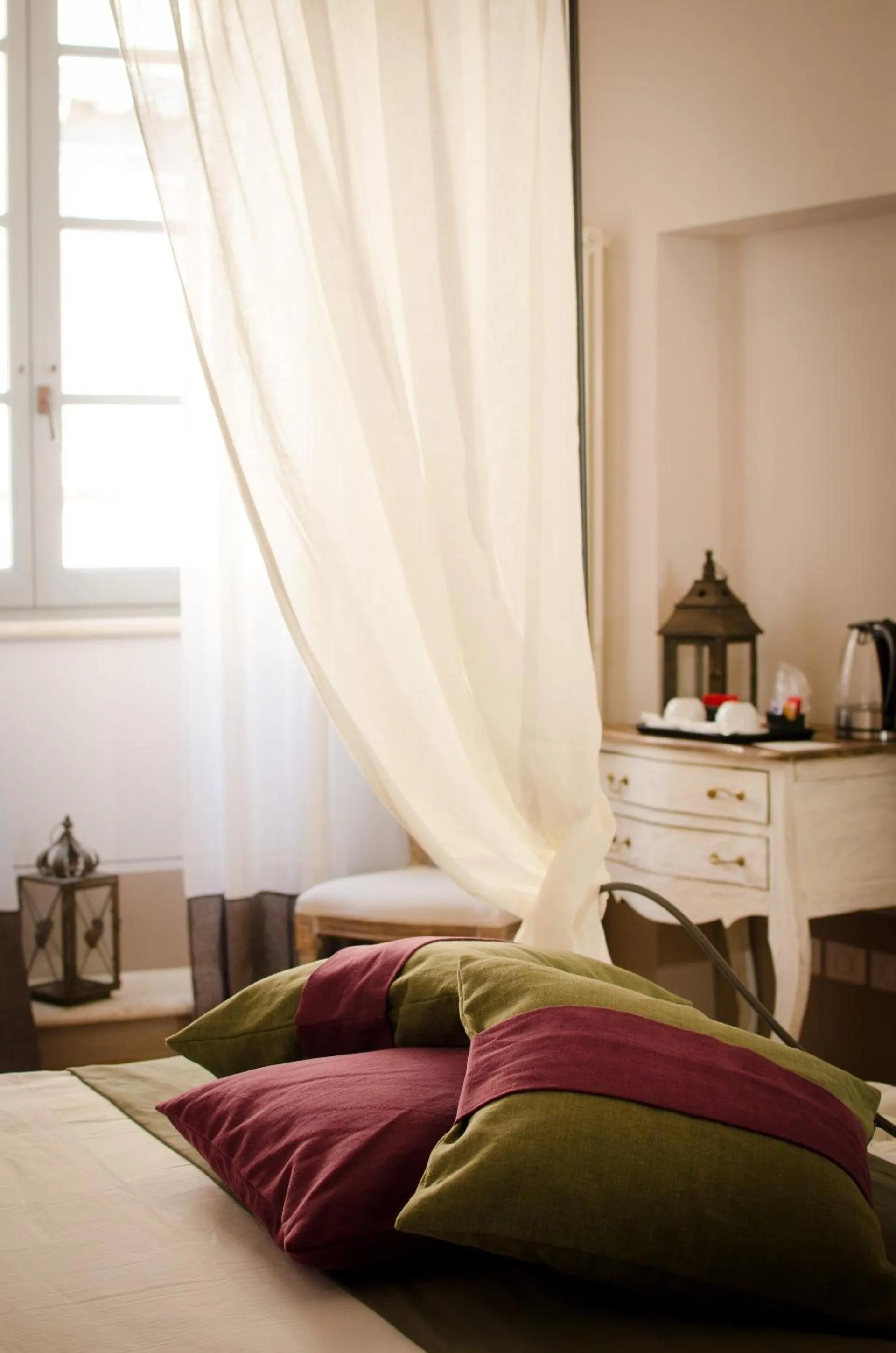 Decorative detail, Bed in Dimora Dell'Erbe Rooms