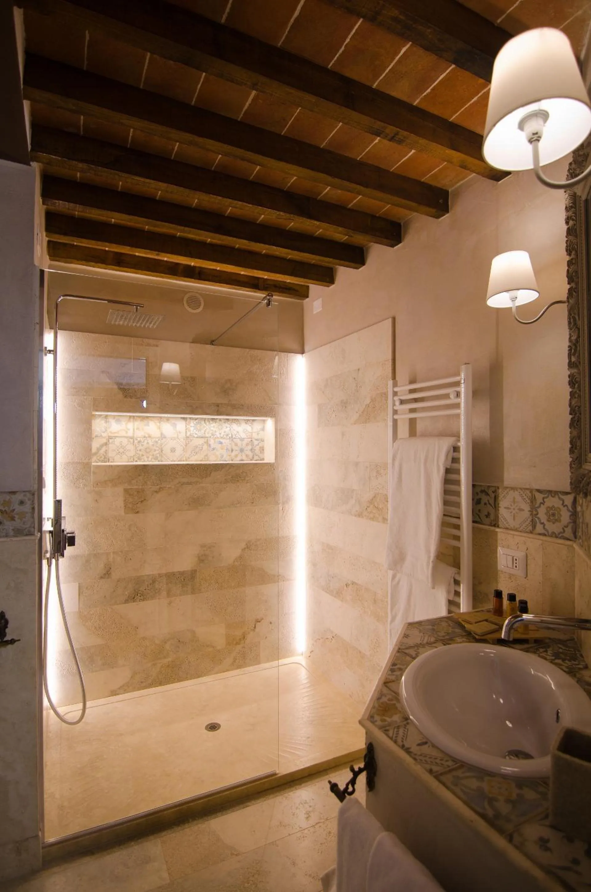 Shower in Dimora Dell'Erbe Rooms