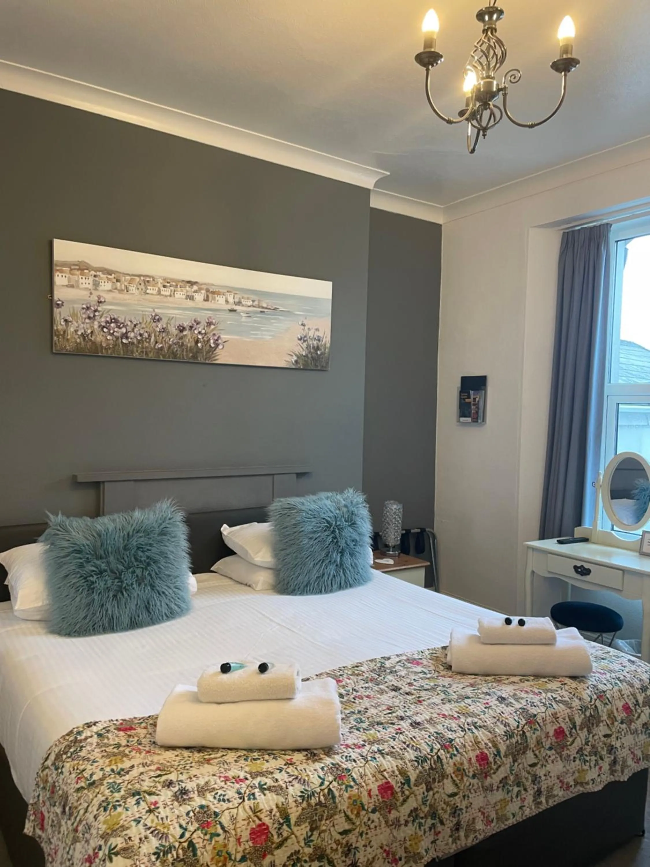 Bed in Babbacombe Palms