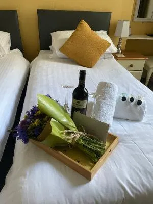 Bed in Babbacombe Palms