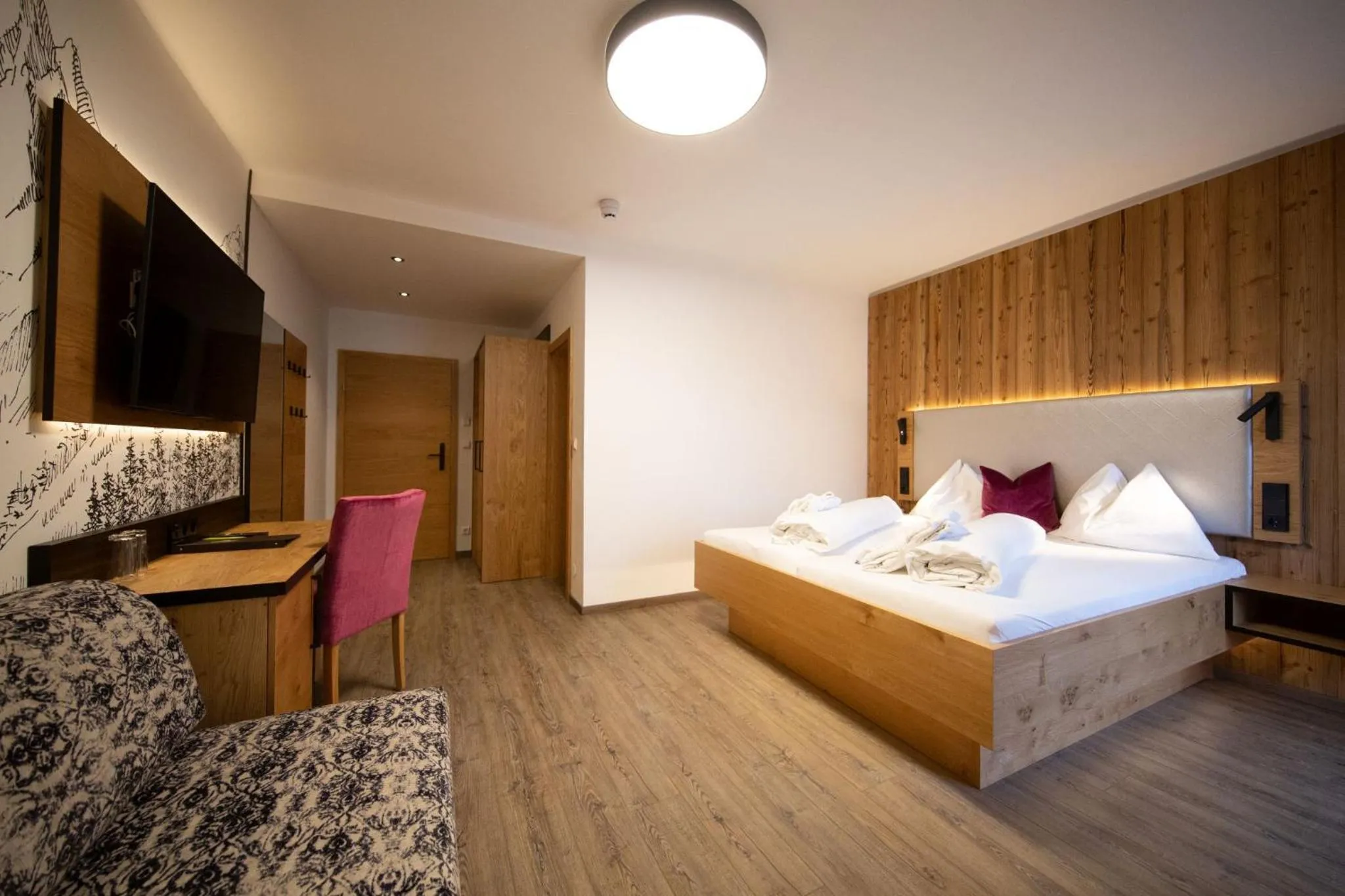 Bedroom, Bed in Felsners Hotel & Restaurant