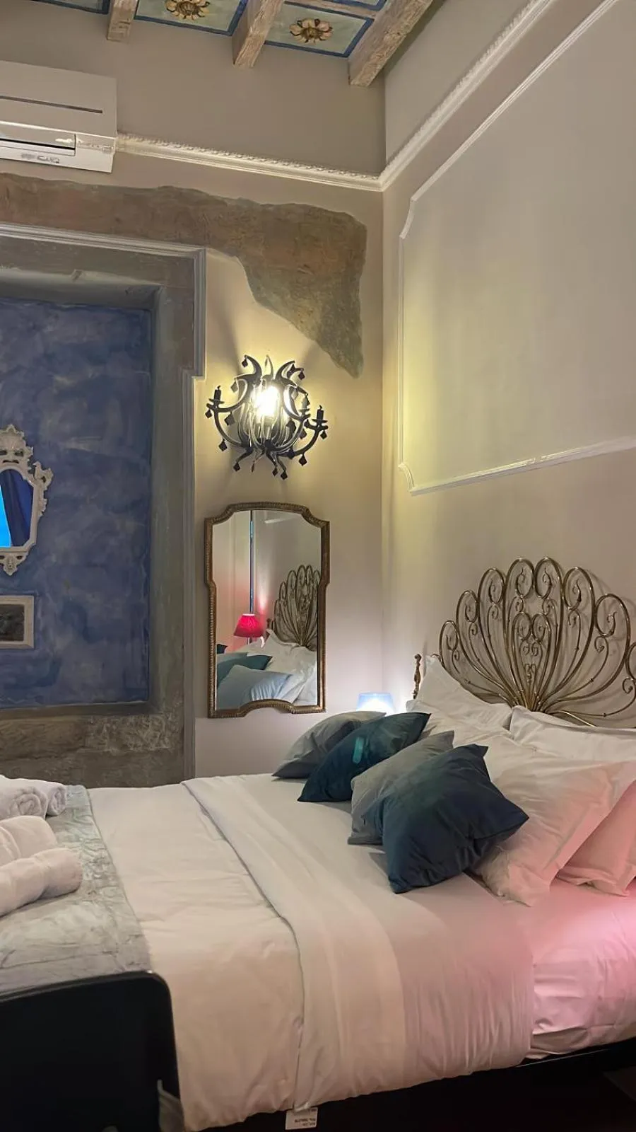 Photo of the whole room, Bed in B&B Mr. My Resort