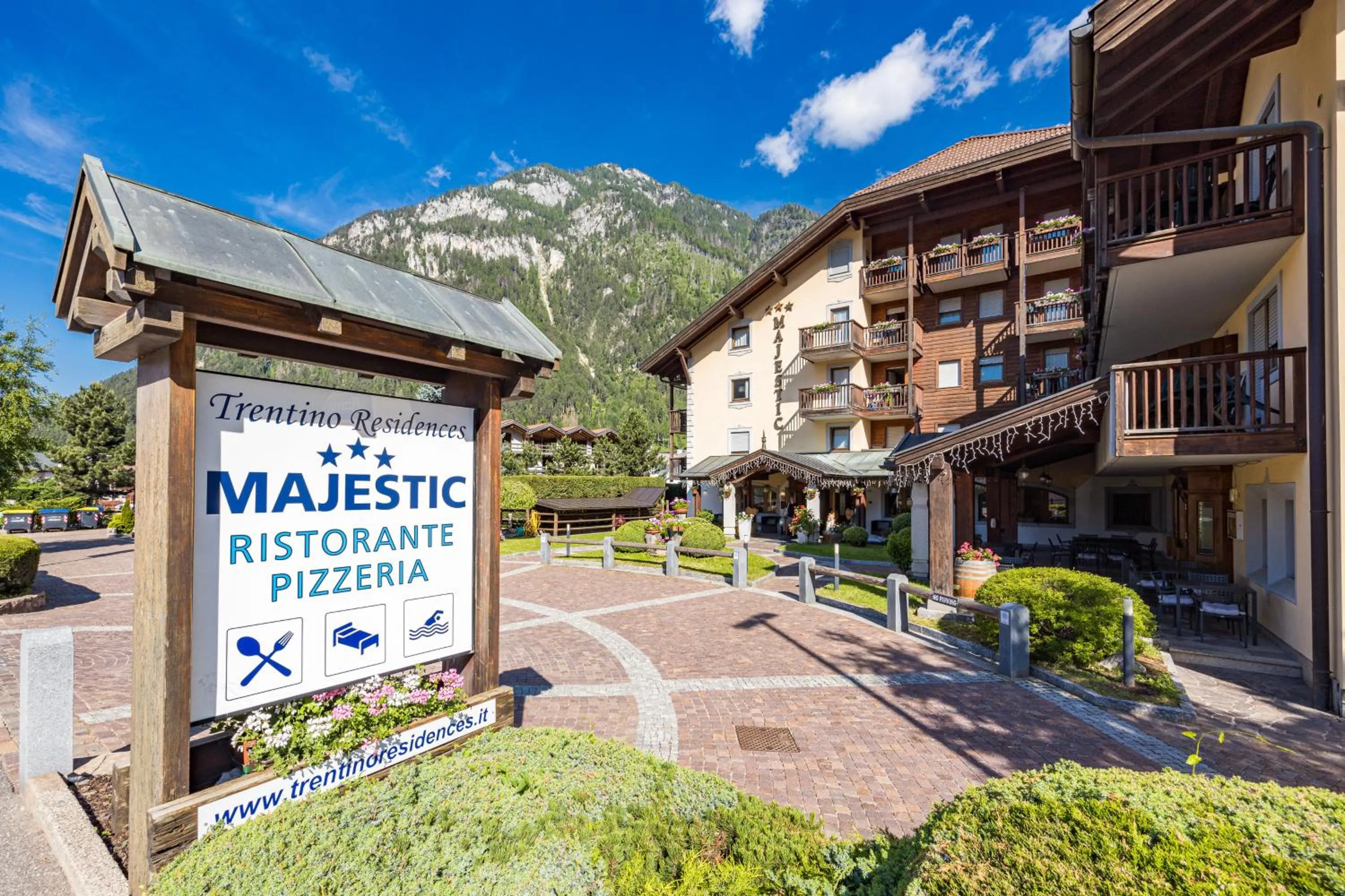 Property building in Aparthotel Majestic