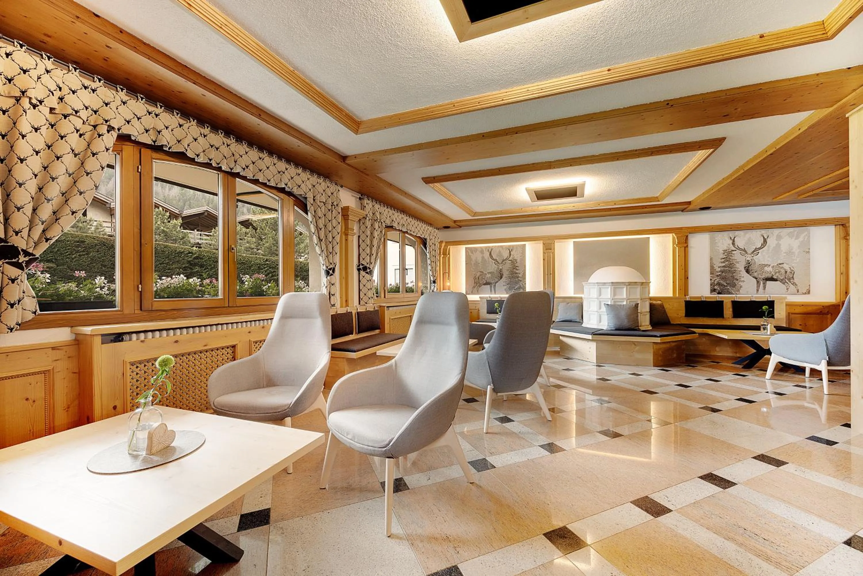 Lobby or reception in Aparthotel Majestic