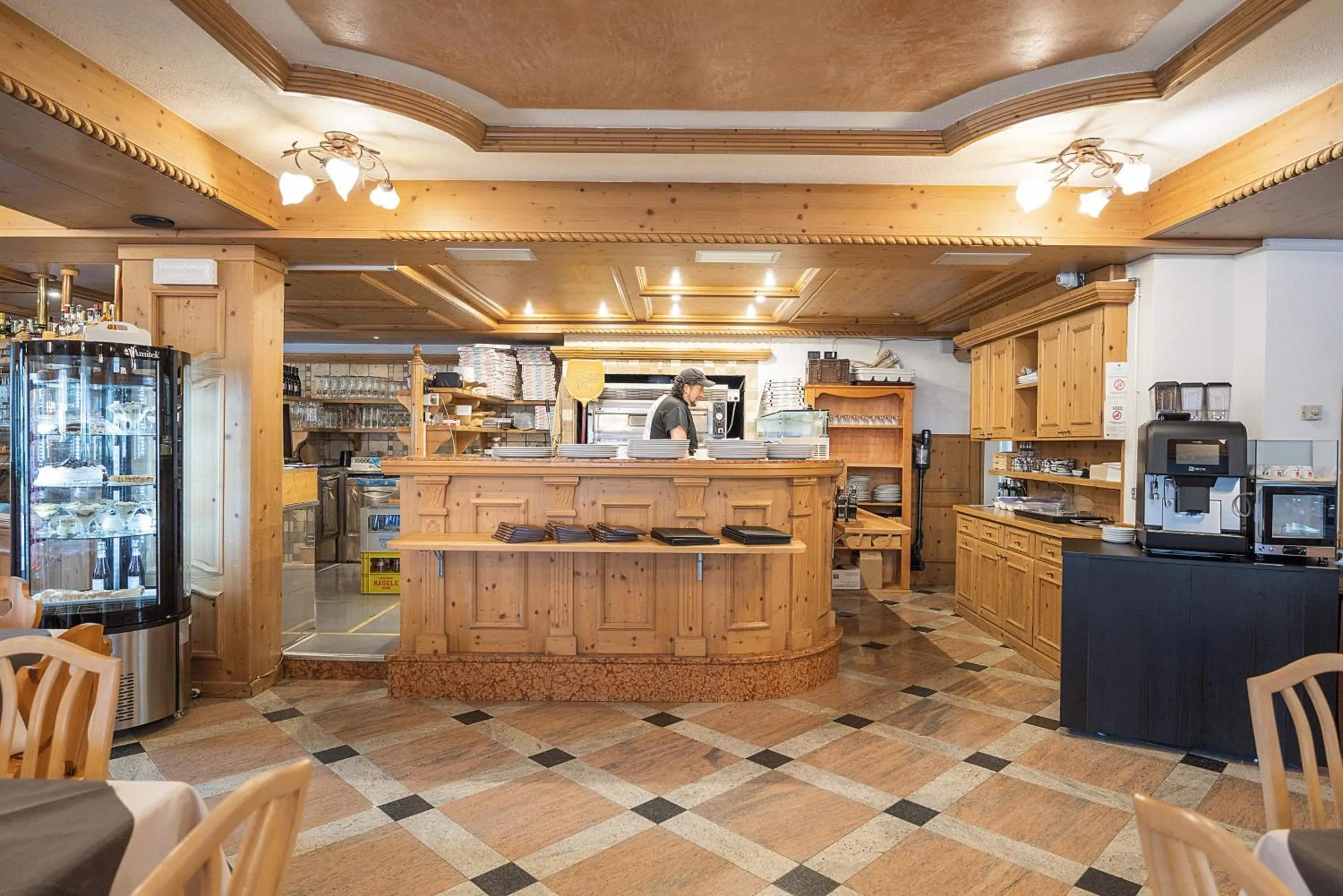 Restaurant/places to eat in Aparthotel Majestic