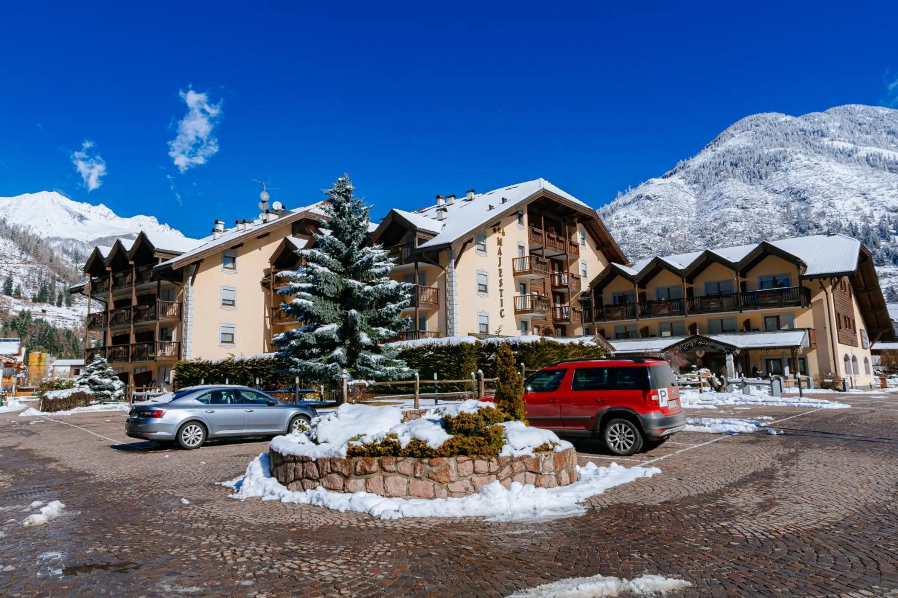 Property building in Aparthotel Majestic