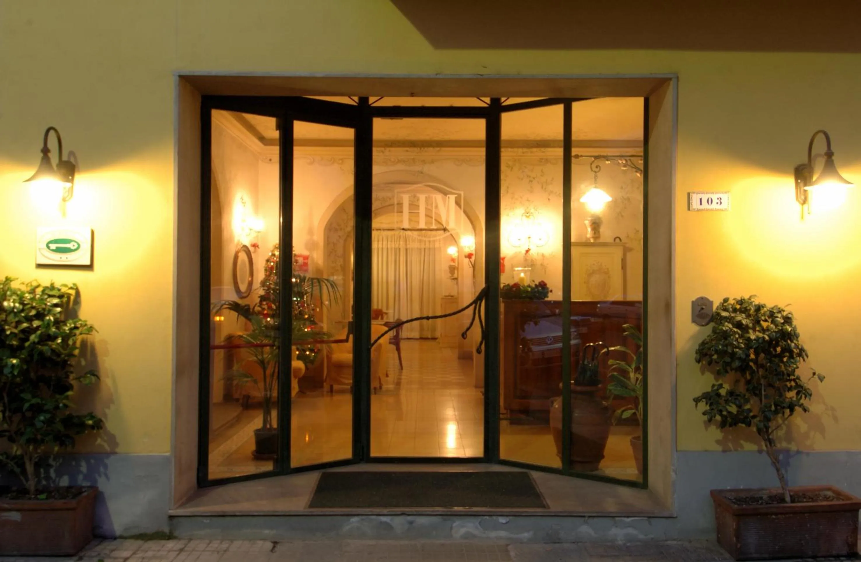 Facade/entrance in Hotel Moderno