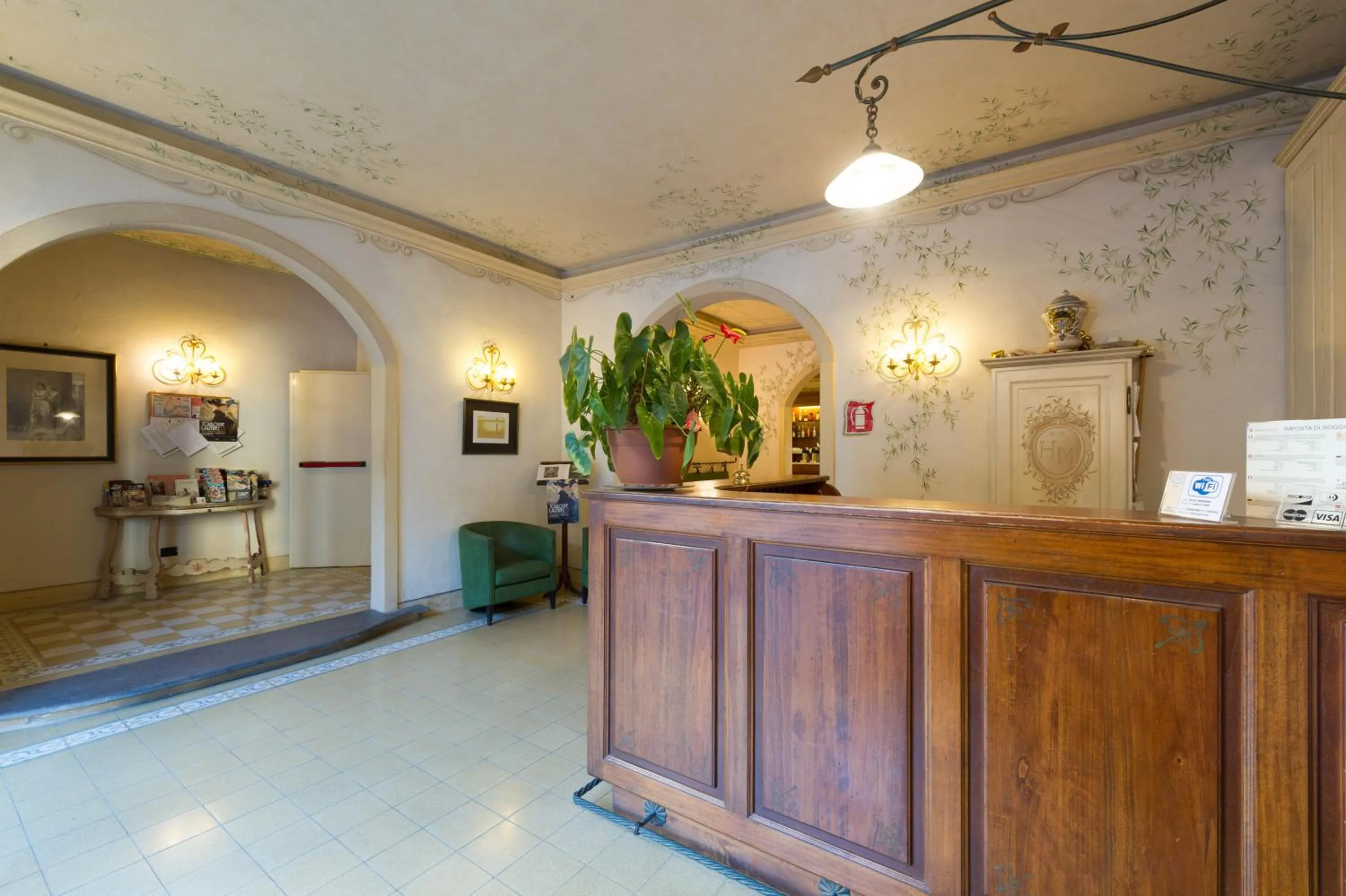 On-site shops in Hotel Moderno