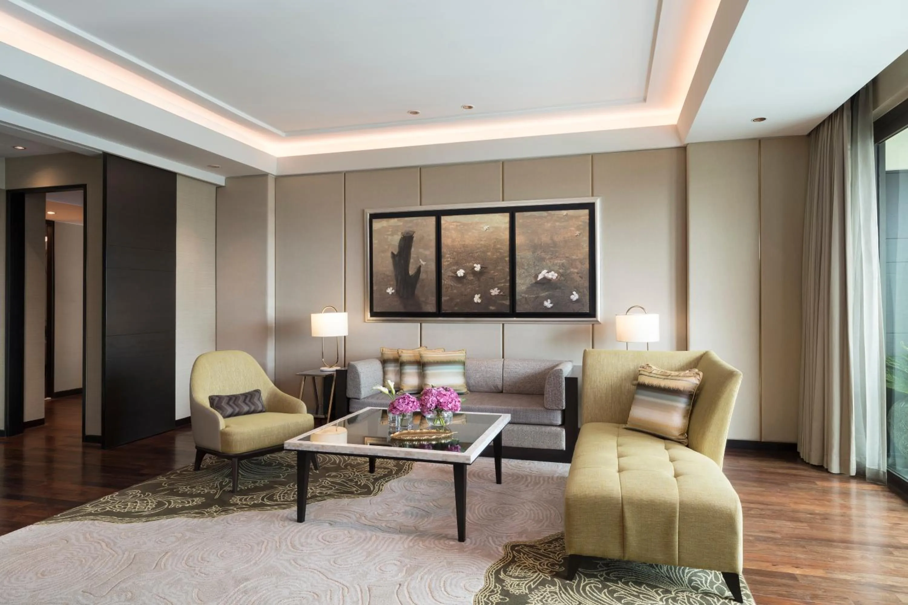 TV and multimedia in Siam Kempinski Hotel Bangkok