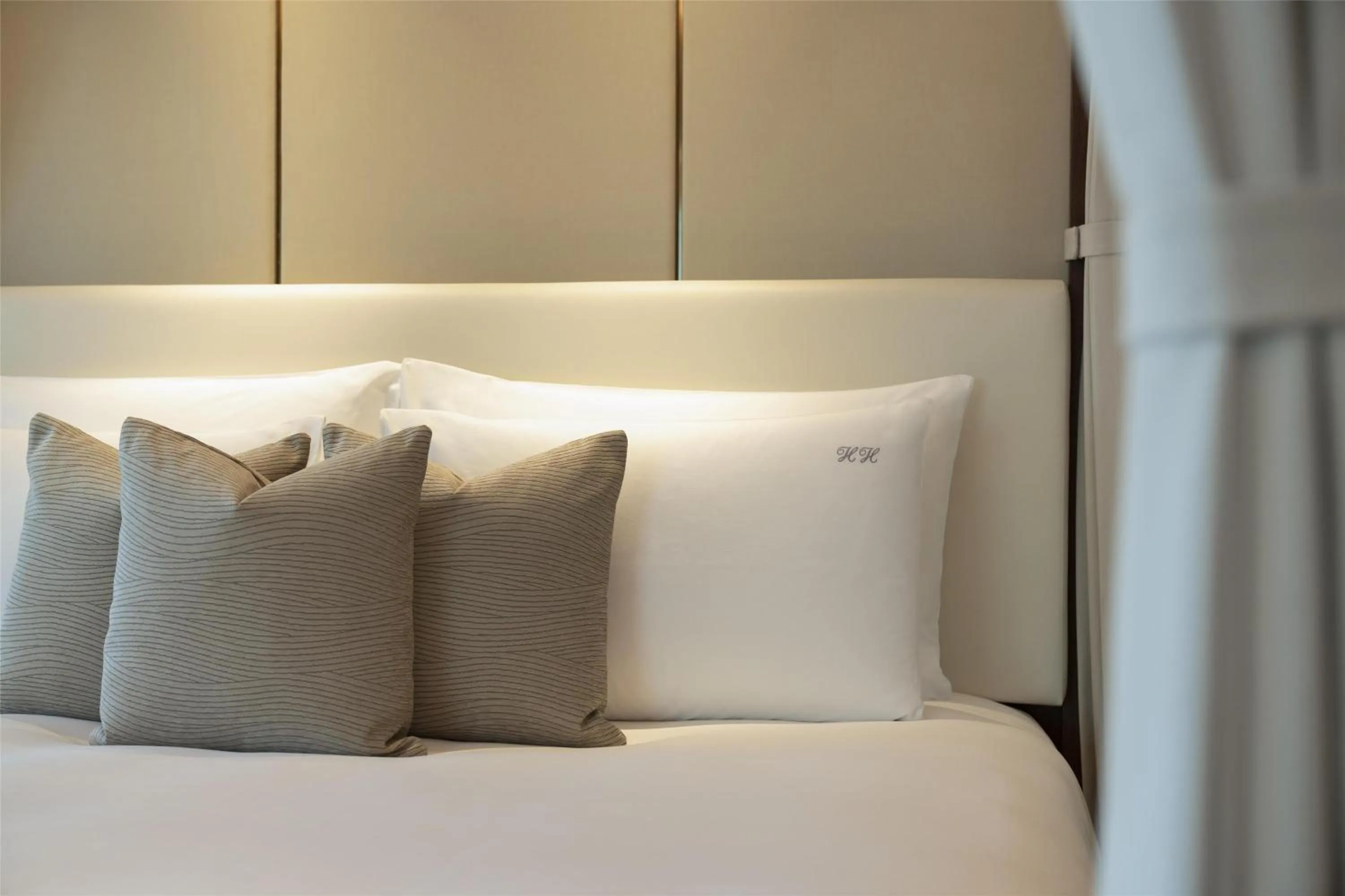 Photo of the whole room, Bed in Siam Kempinski Hotel Bangkok