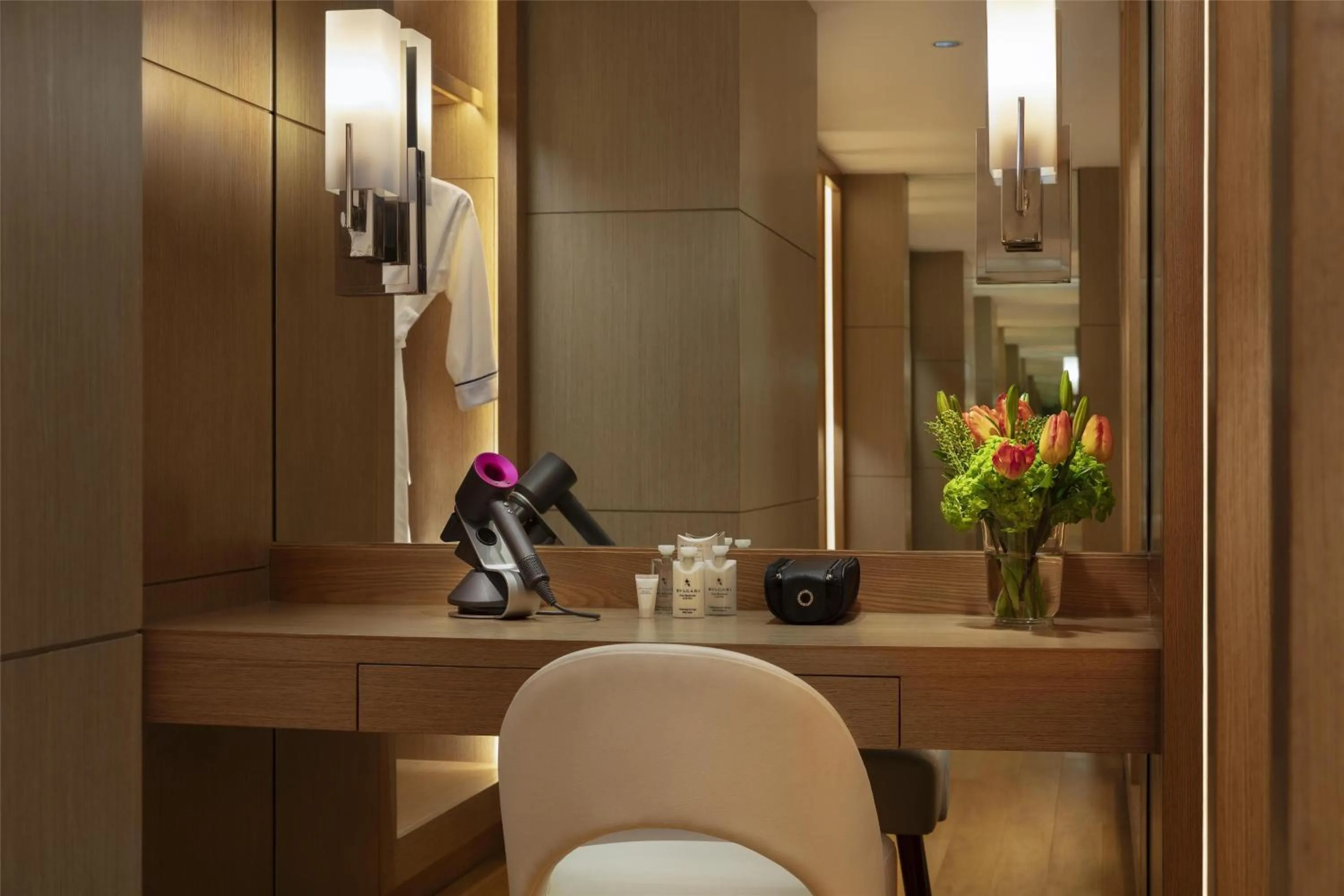 Photo of the whole room in Siam Kempinski Hotel Bangkok