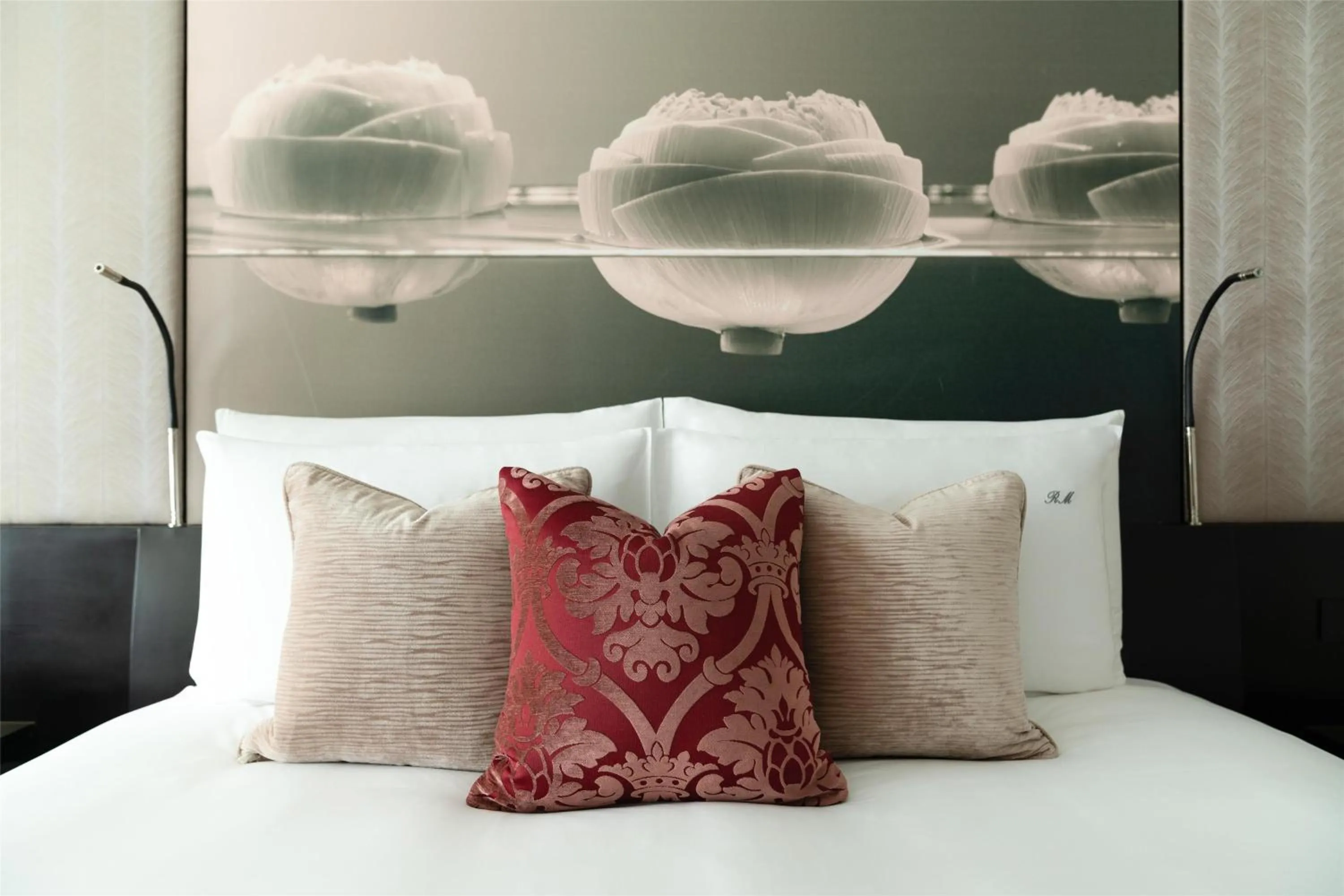 Photo of the whole room, Bed in Siam Kempinski Hotel Bangkok