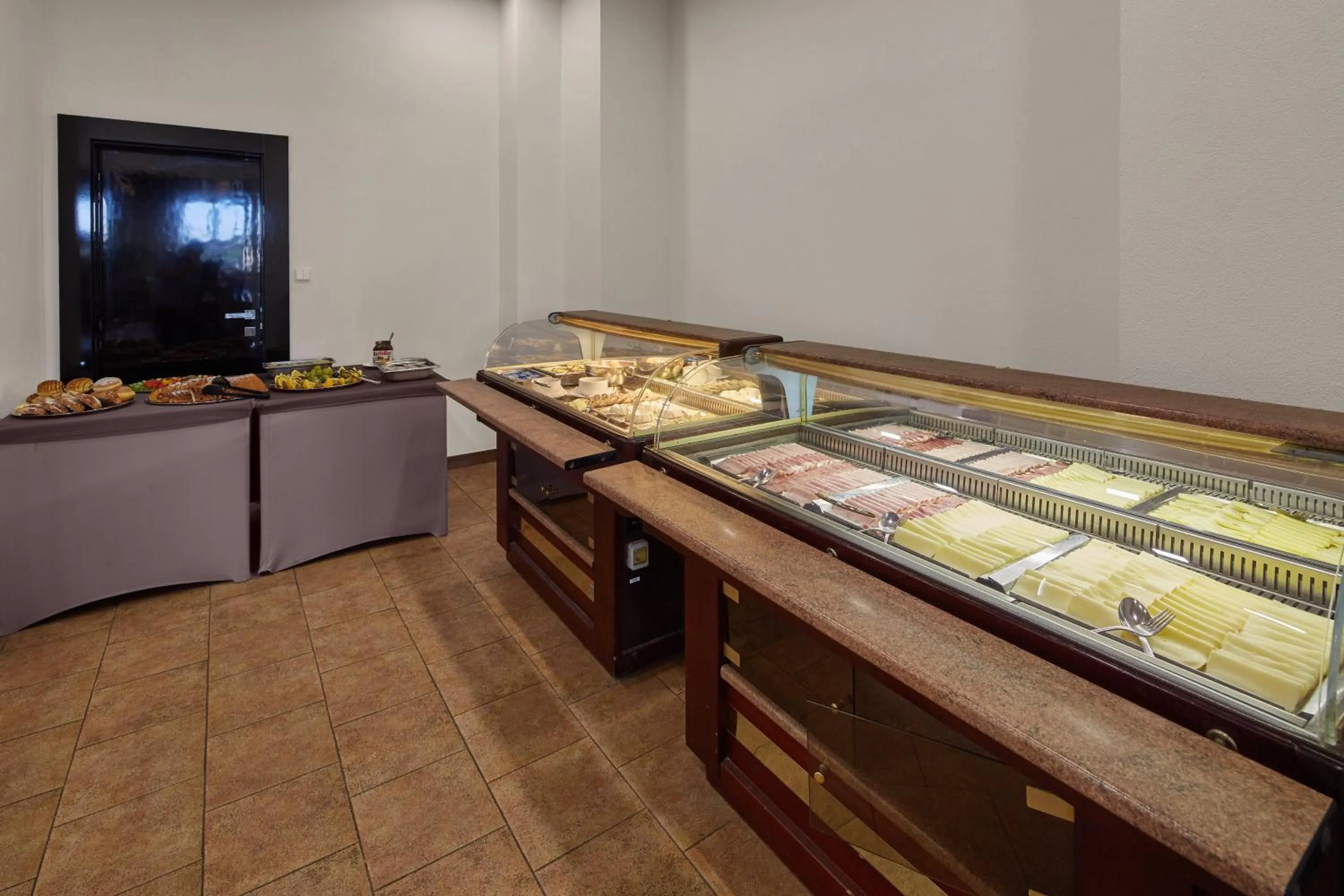 Buffet breakfast in Hotel Červenohorské sedlo