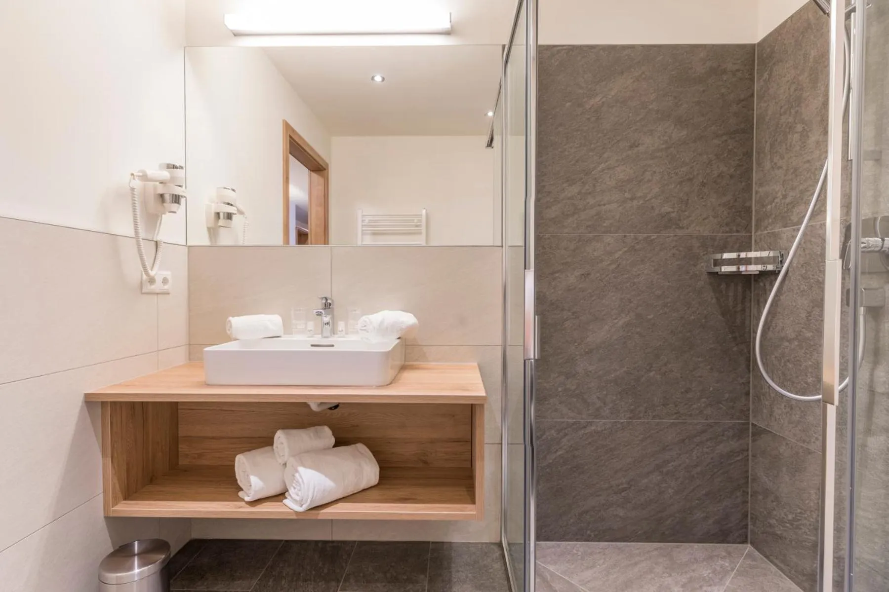 Shower in OFENTÜRL alpine living